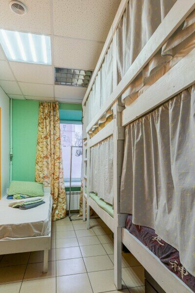 Семейный номер с общей ванной комнатой