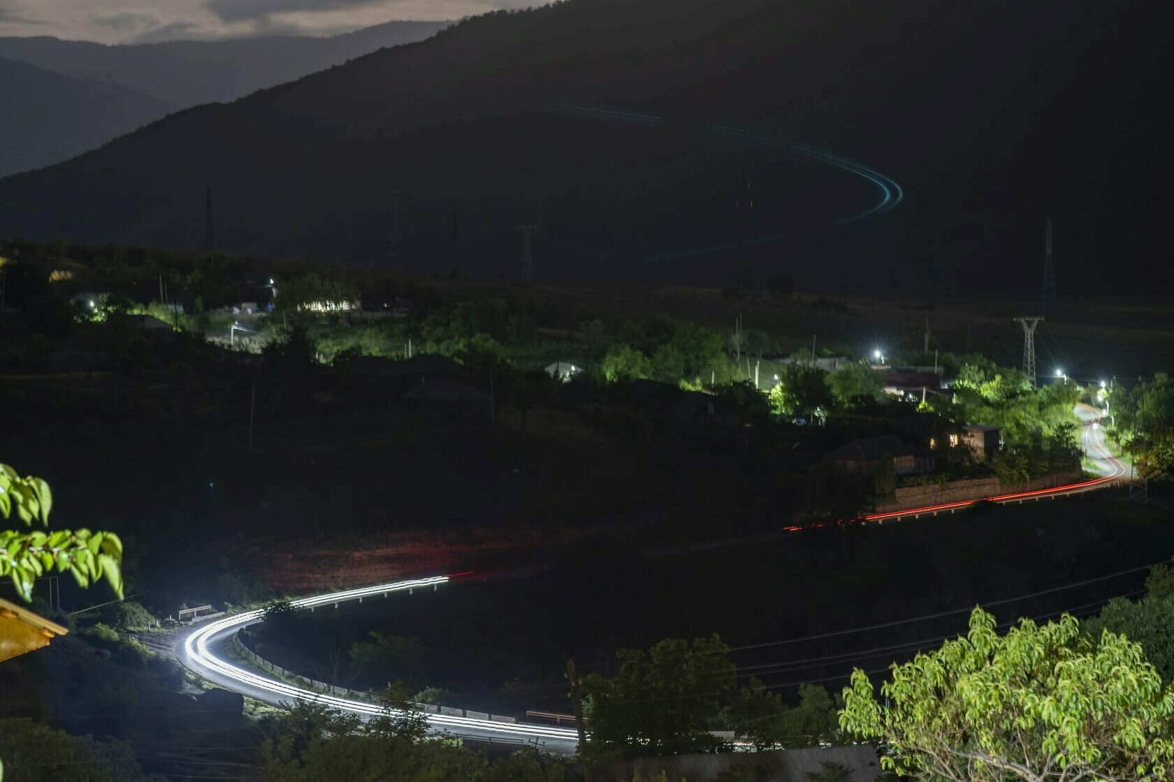 Койко-место в номере с видом на горы с четырьмя кроватями