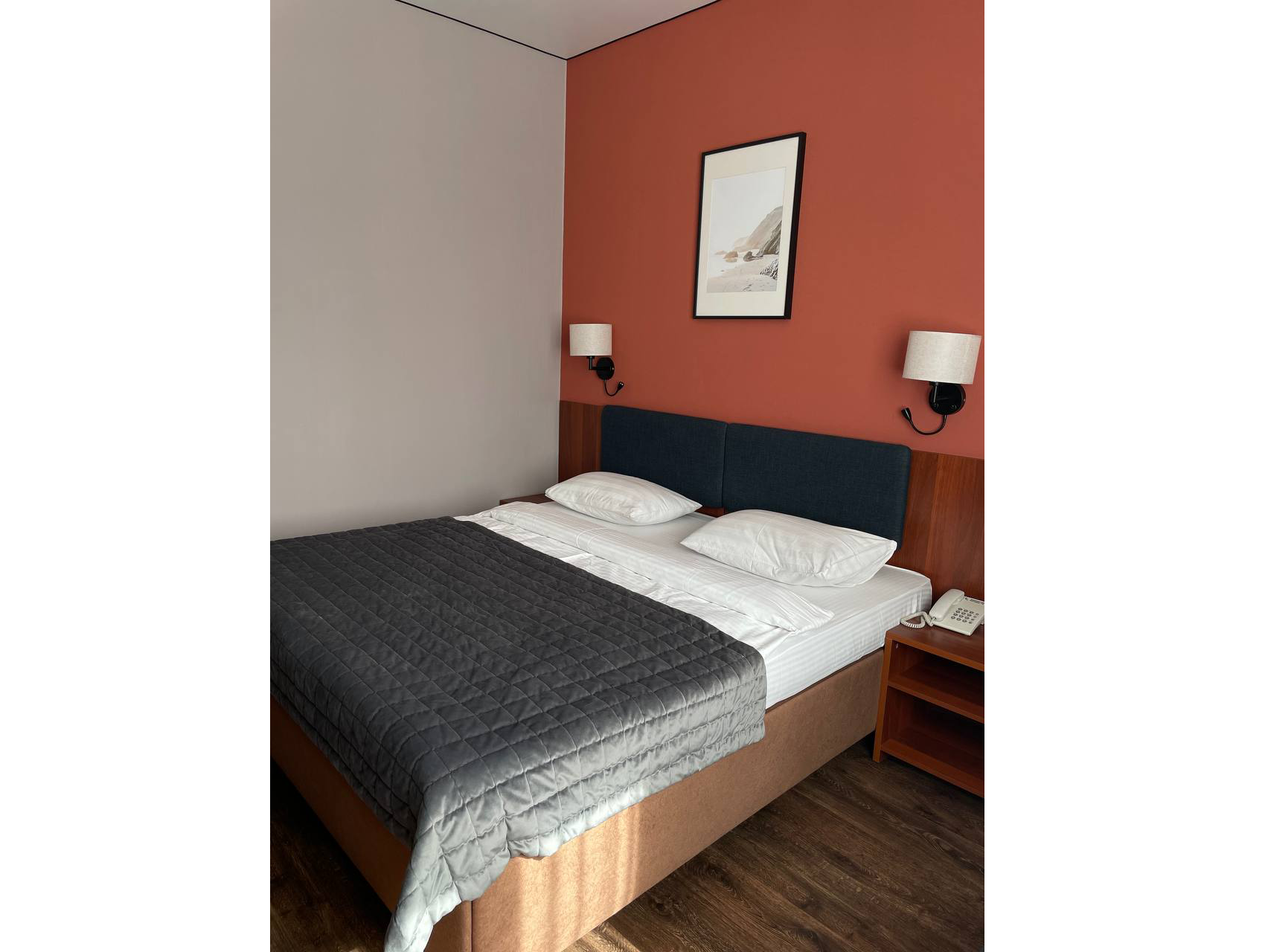 Номер первой категории с двуспальной кроватью (комфорт)