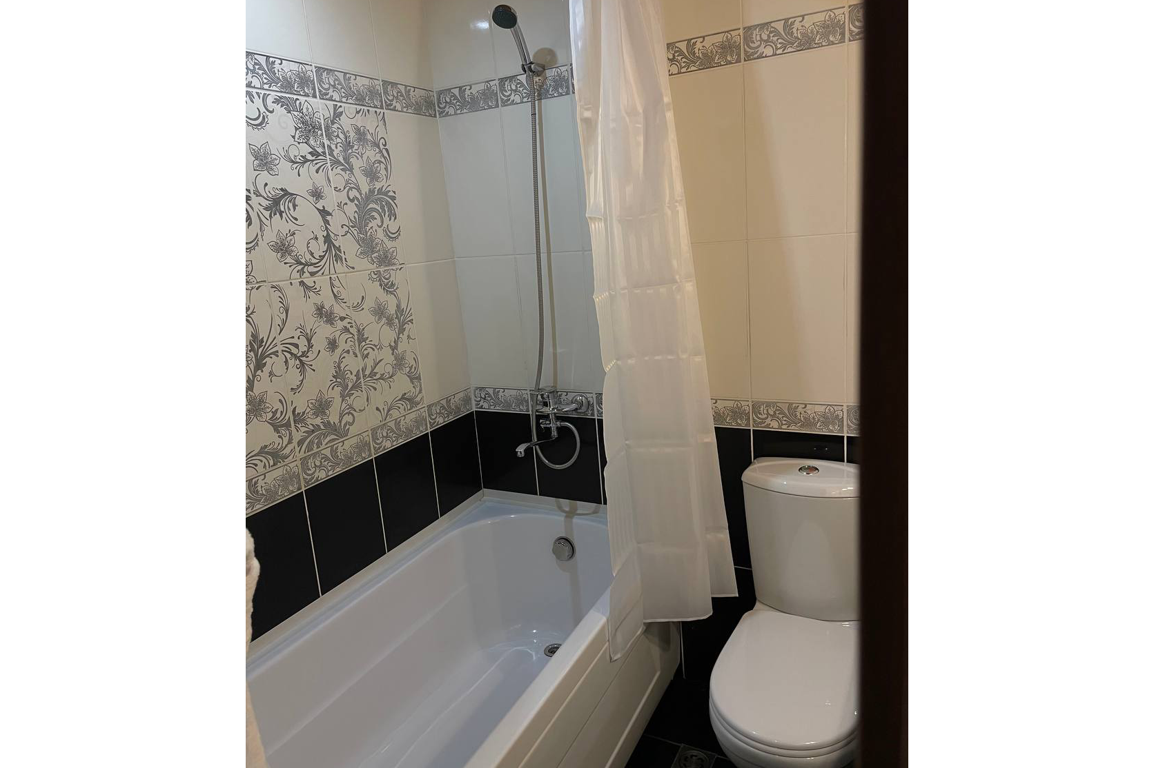 Номер первой категории с двуспальной кроватью (комфорт)