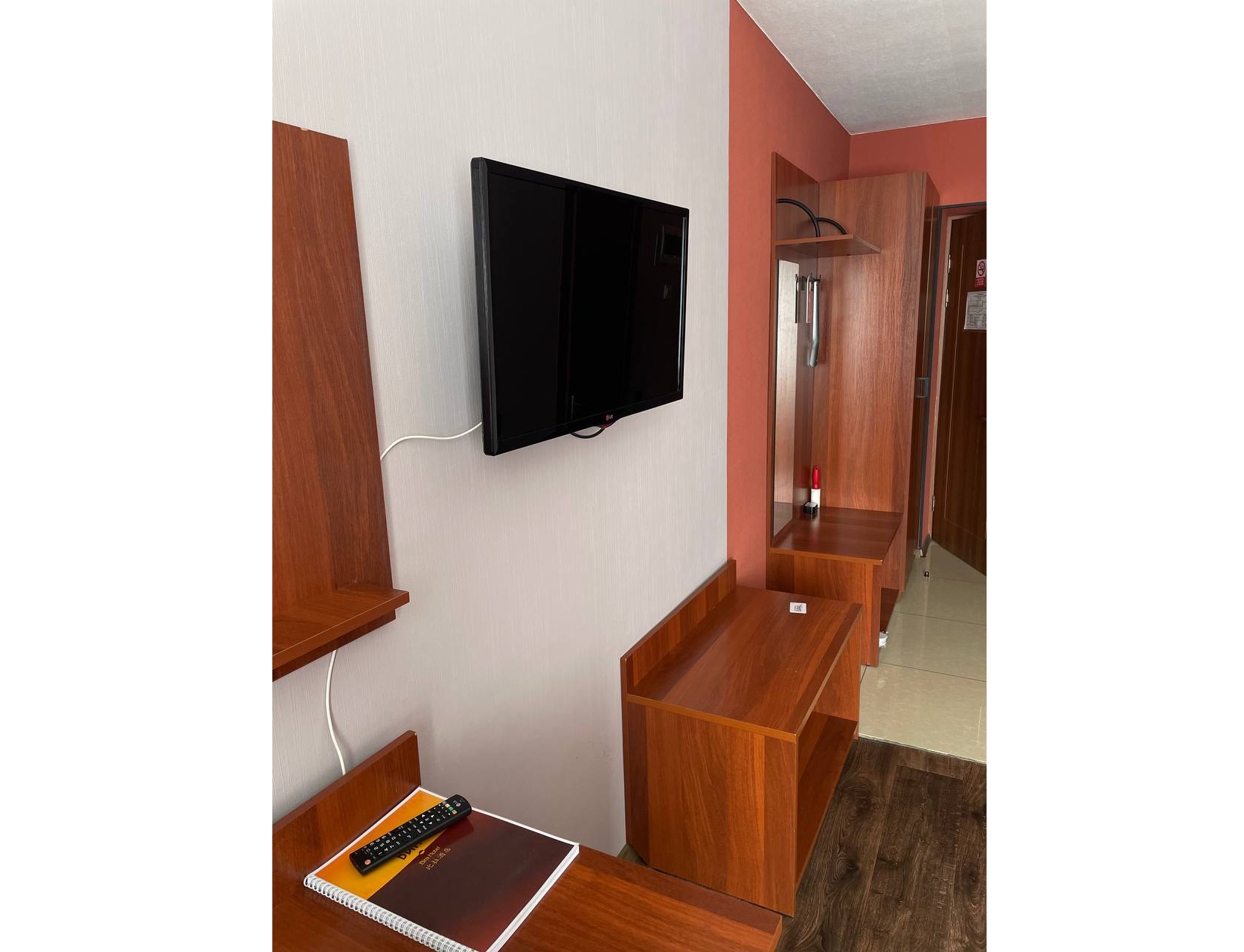 Номер первой категории с двуспальной кроватью (комфорт)