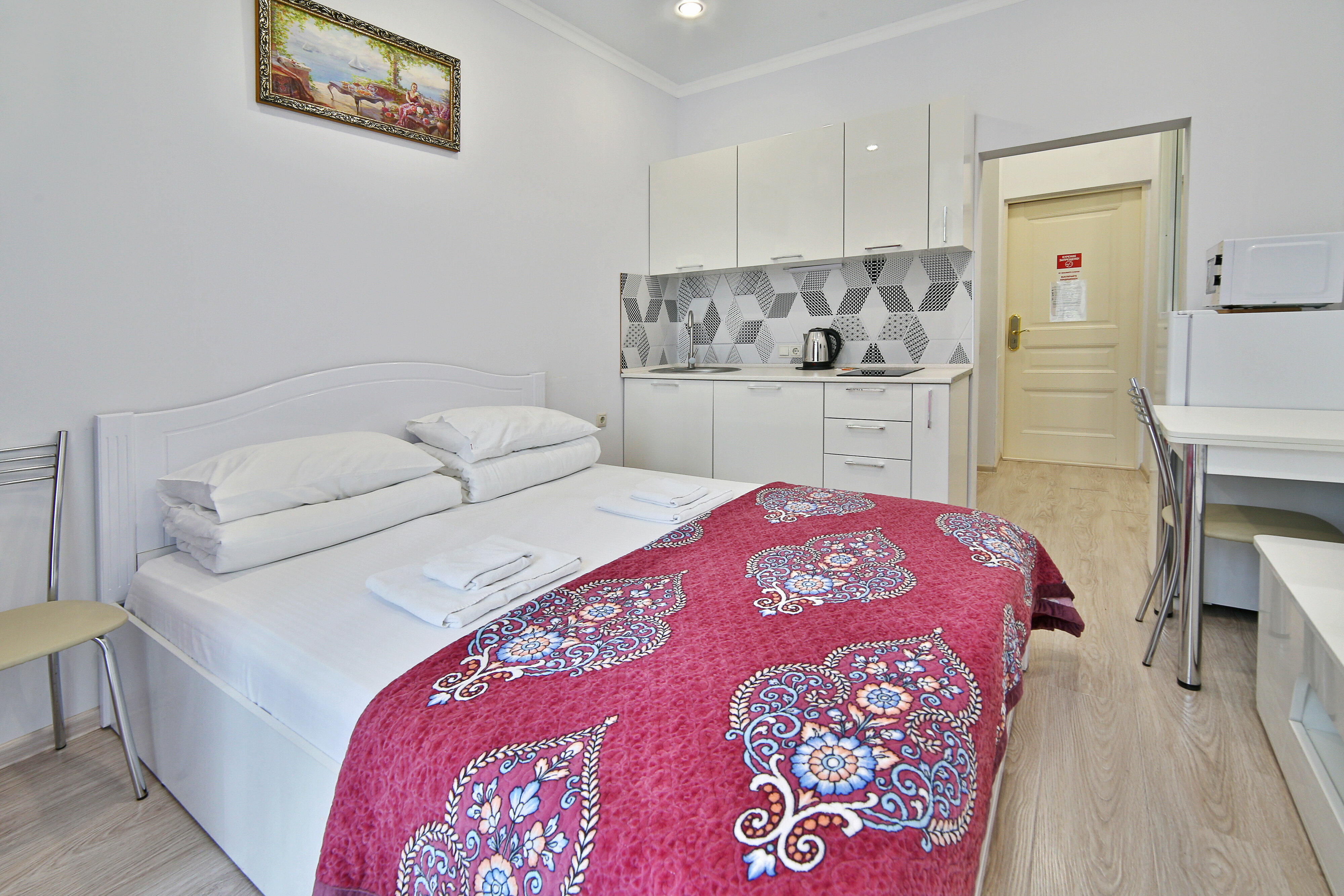 Улучшенный Стандарт с кухней и видом во двор