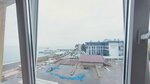Четырехместный номер с видом на море и город, без балкона в Огонёк