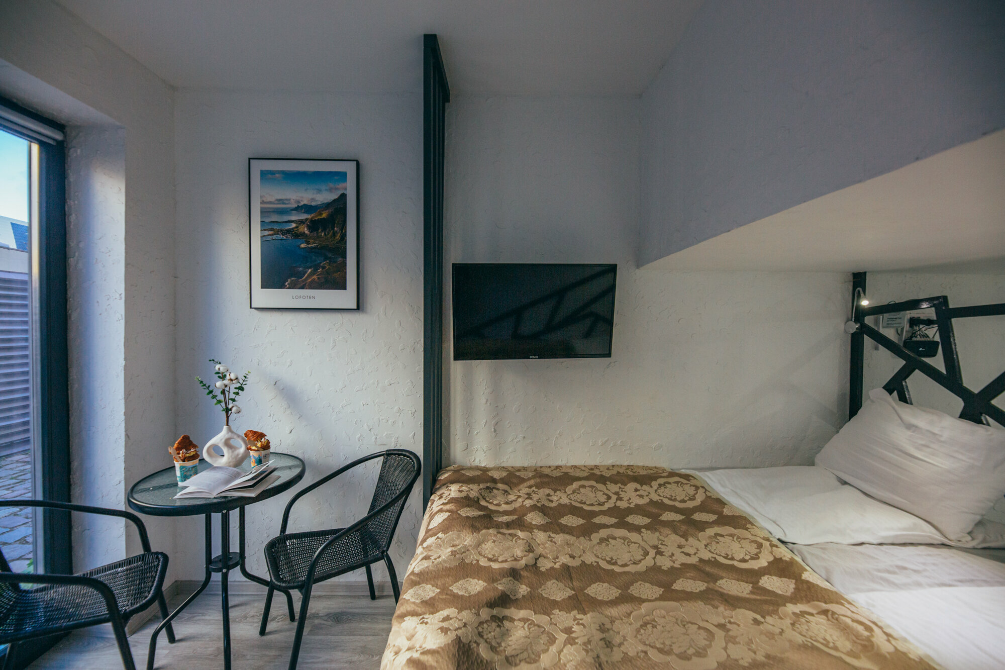 Мини-студия с отдельным выходом во двор