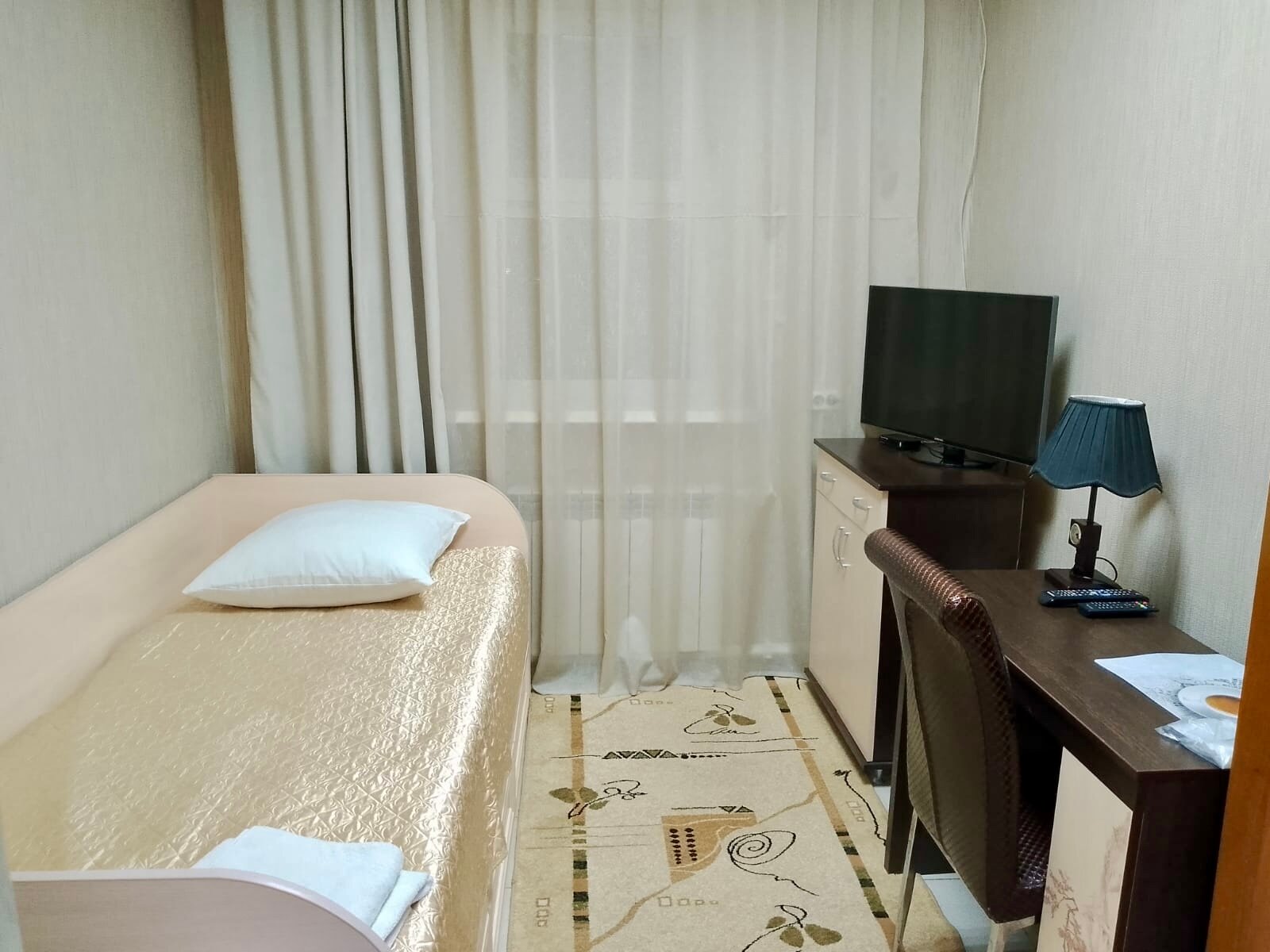 Одноместный номер плулюкс, второй категории, санузел в секции