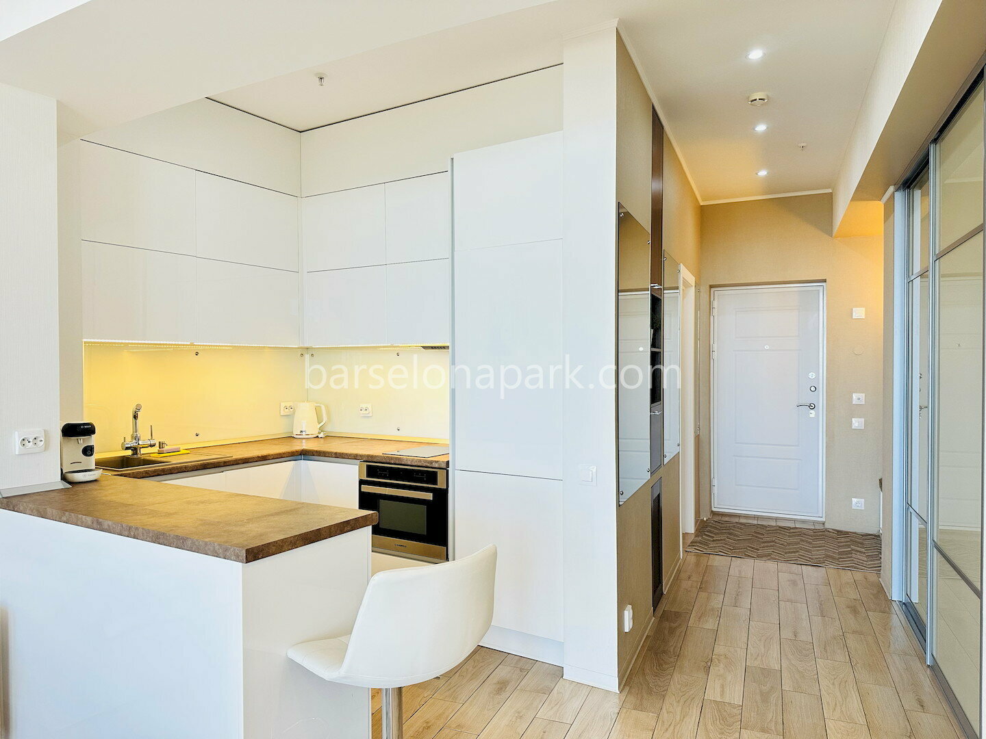 Невероятная студия с видом на море