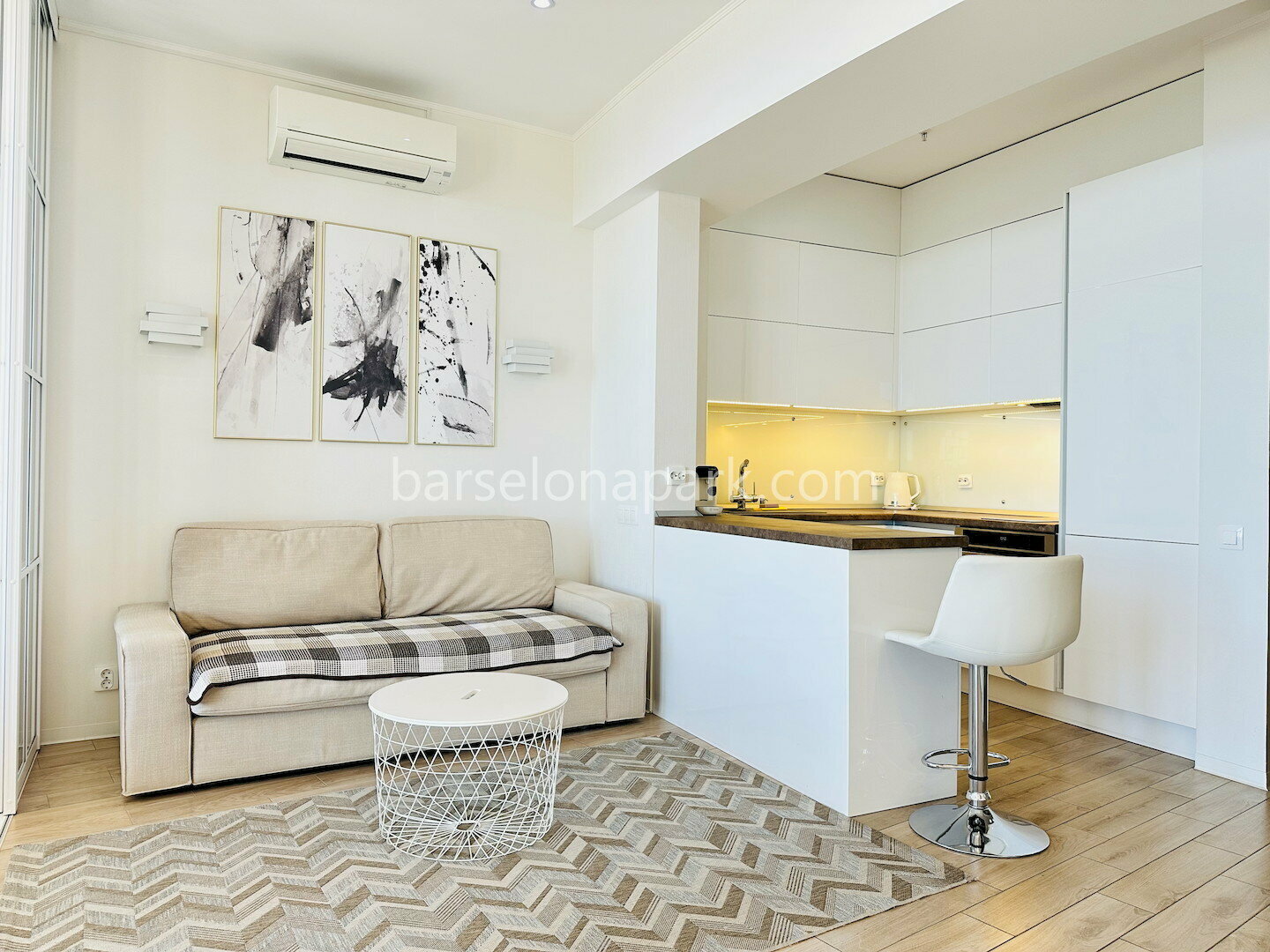 Невероятная студия с видом на море