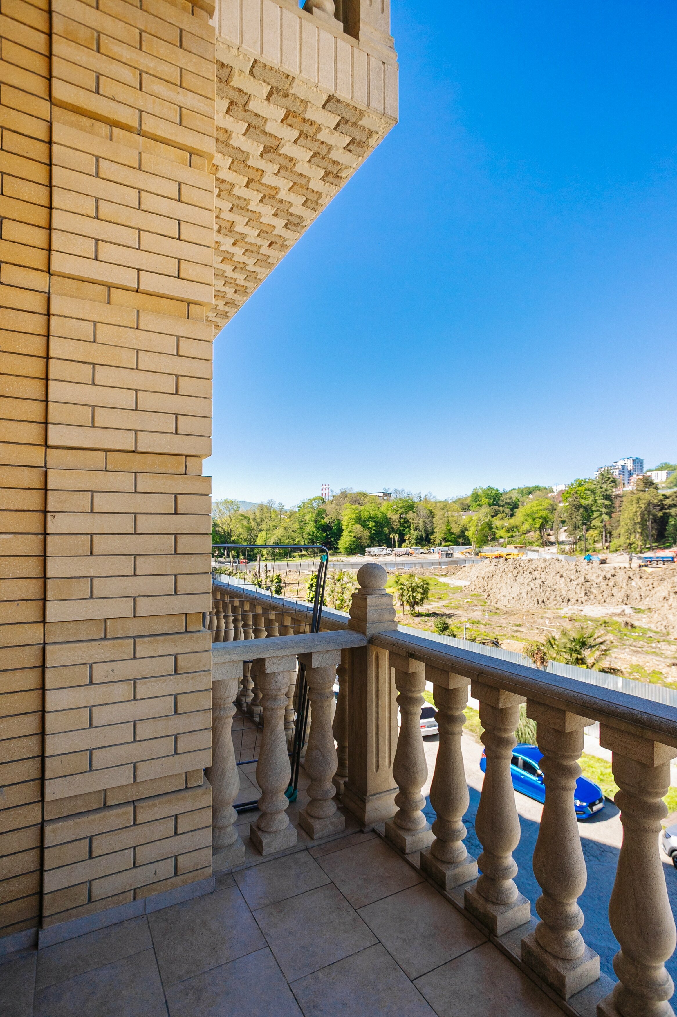 Апартаменты с отдельной спальней ,кухней ,балконом до 4 гостей( экскурсия в подарок)