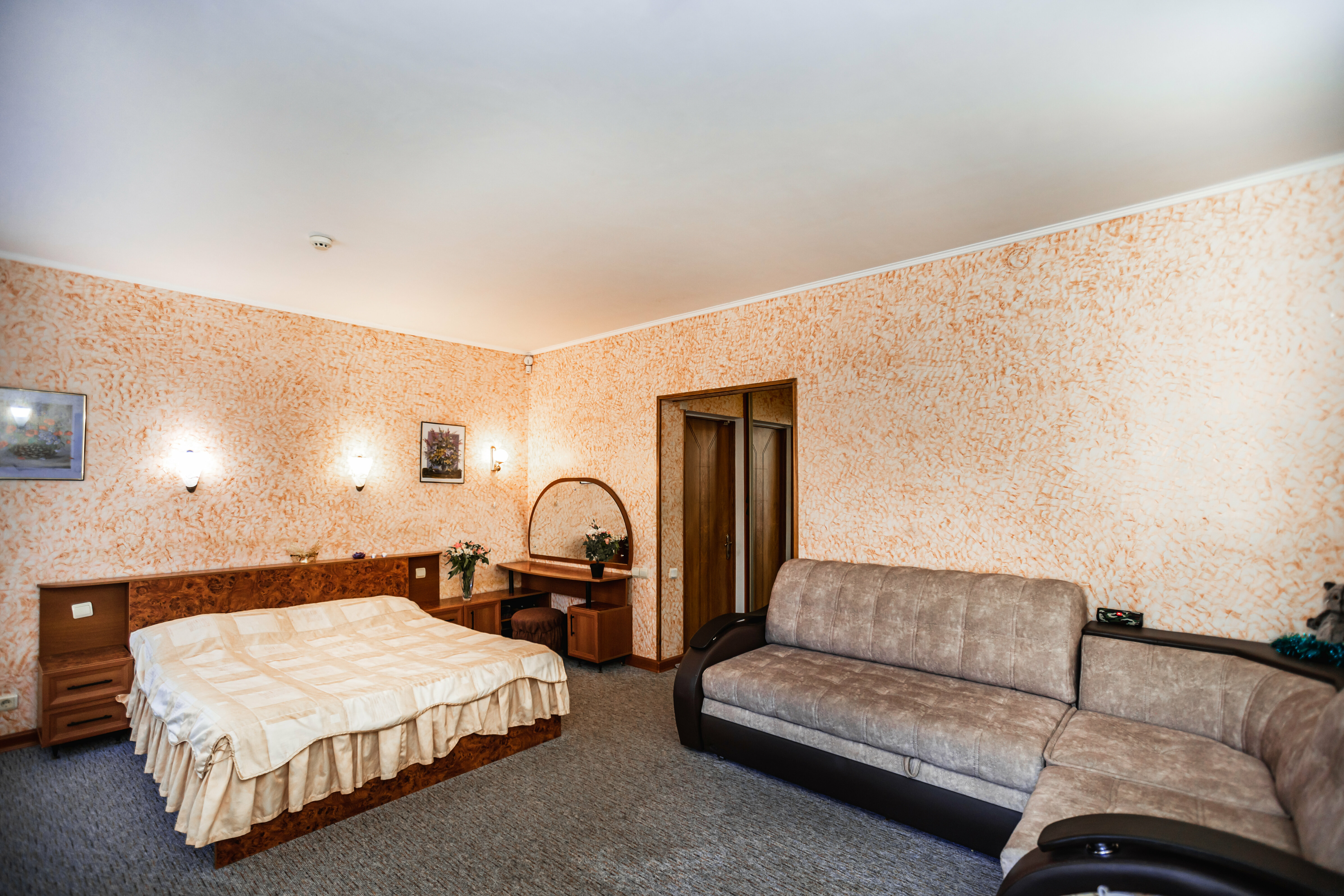 Семейный номер с балконом