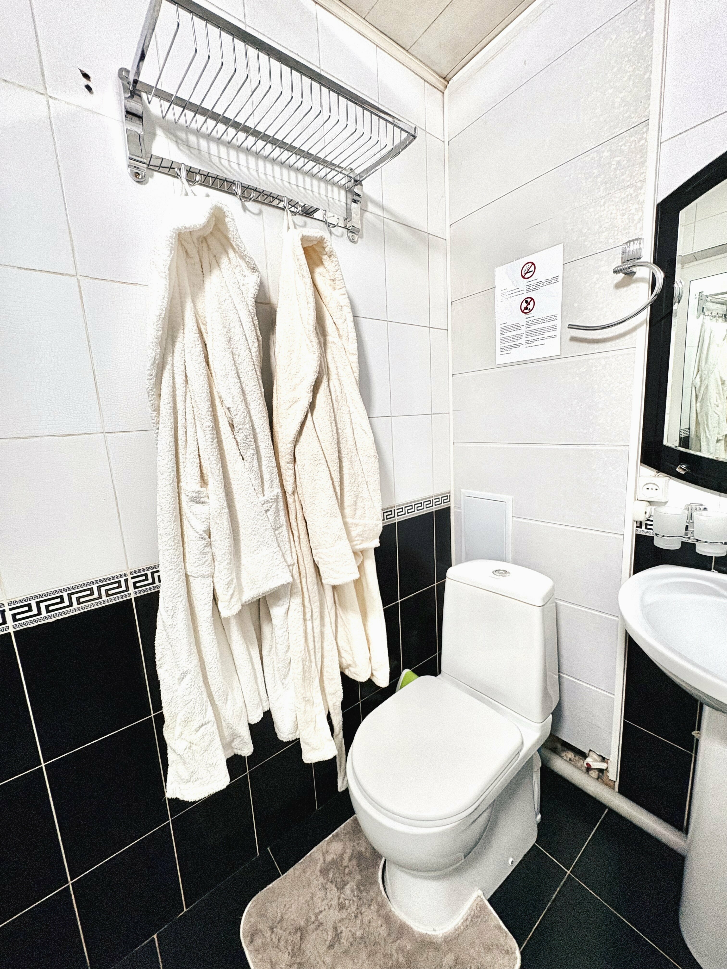 Cемейный номер с собственной ванной комнатой