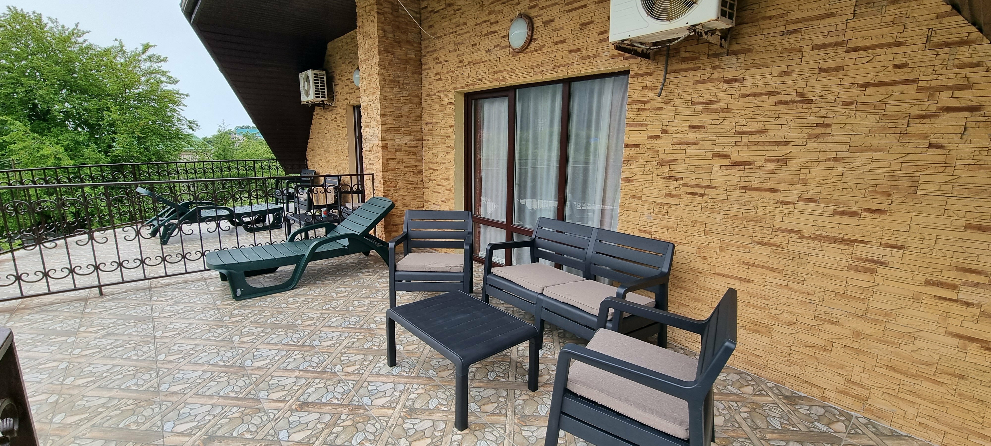 Семейный двухкомнатный номер с террасой