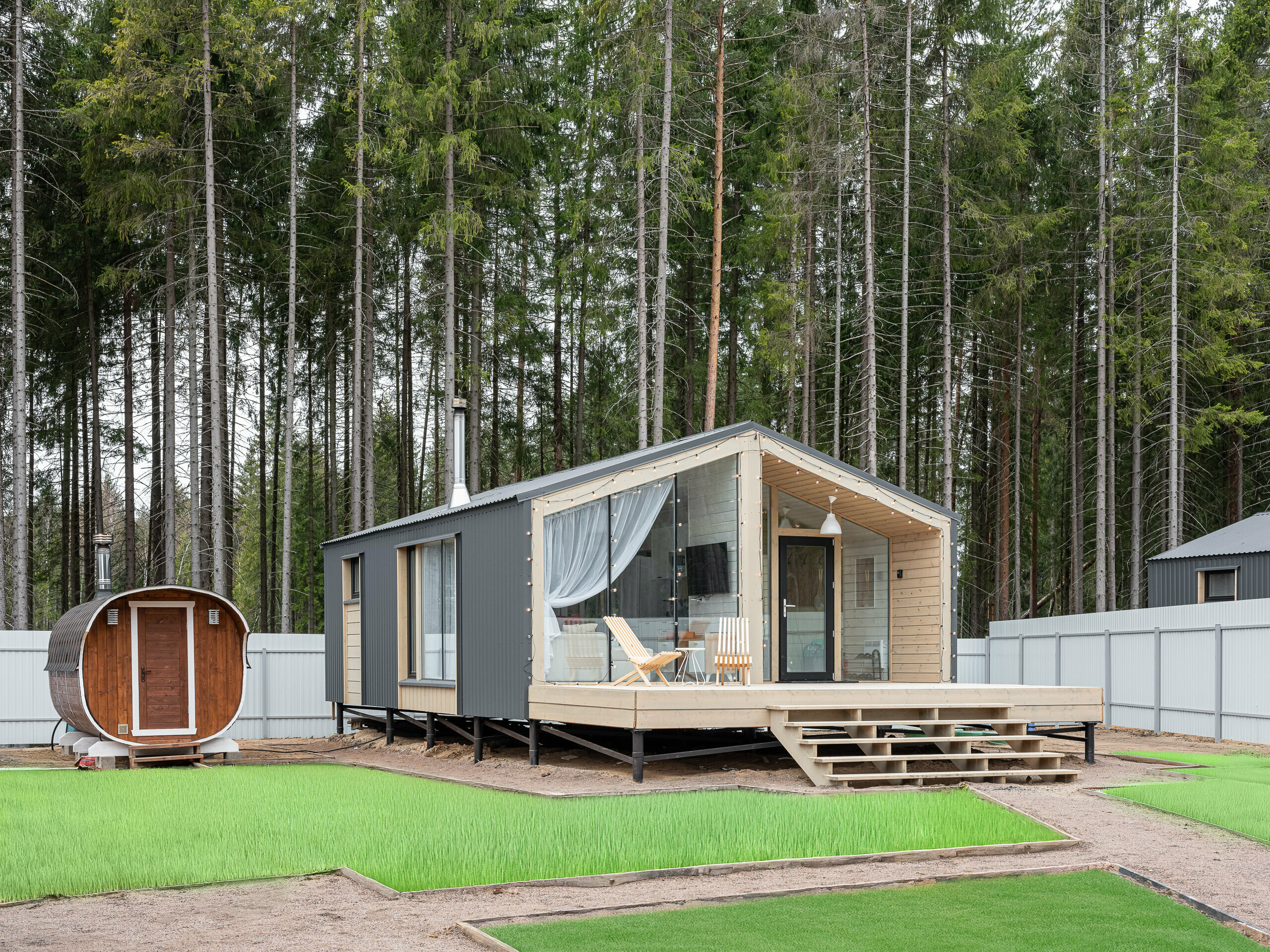 Дом с баней у леса