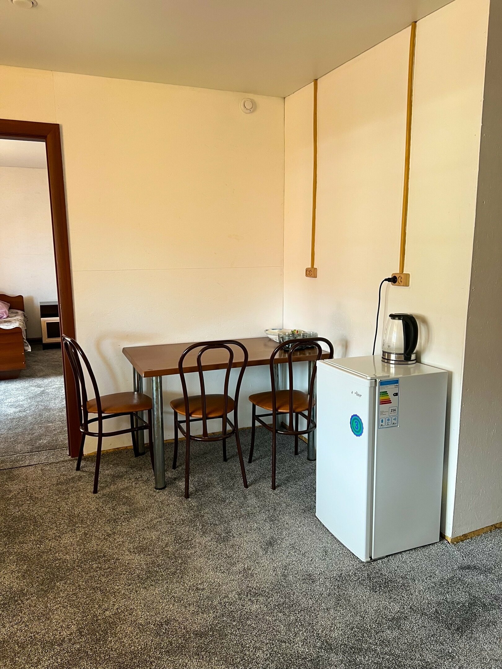 Четырехместный номер с удобствами на втором этаже с балконом