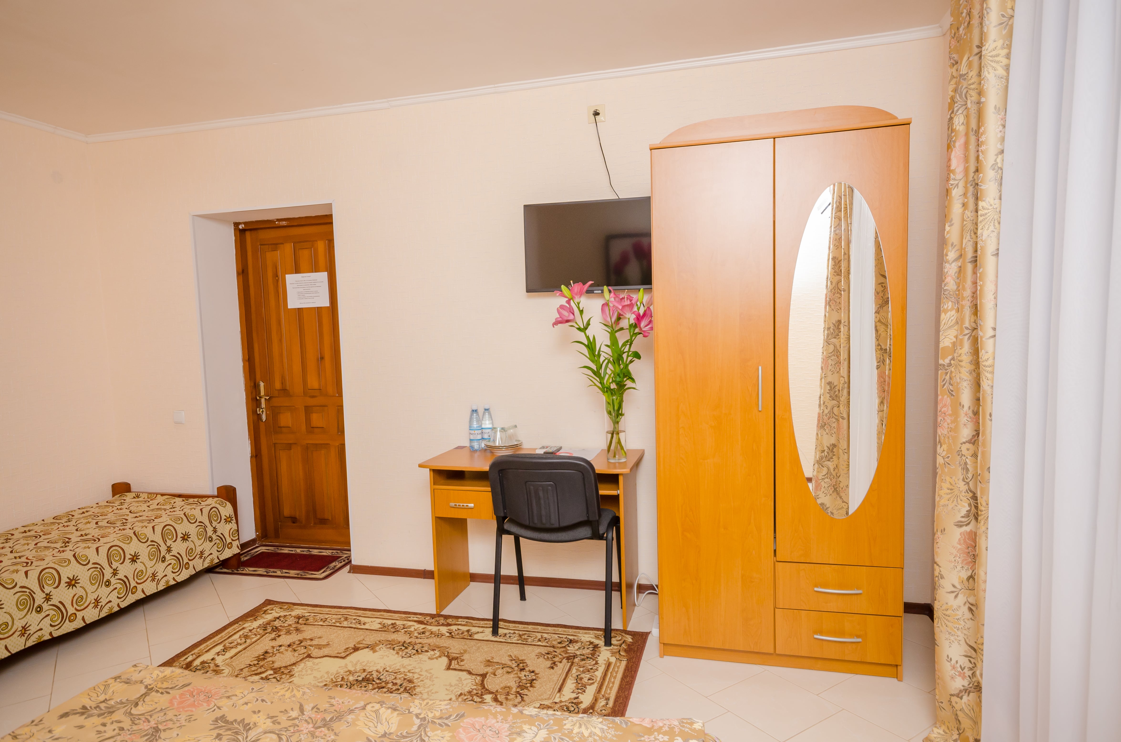 Двухместный Стандарт с двуспальной кроватью и дополнительным местом