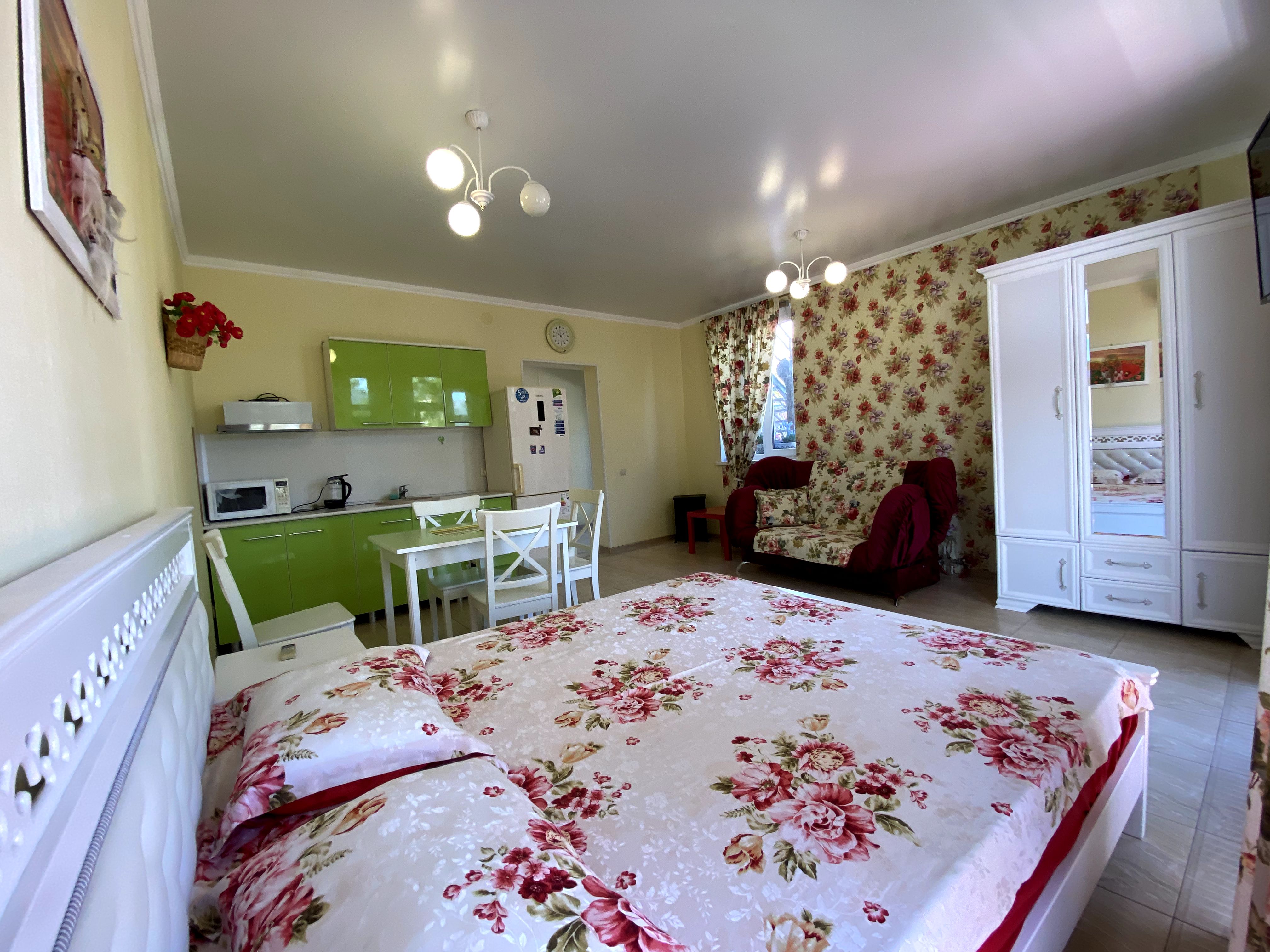 Апартаменты-студия с видом на море