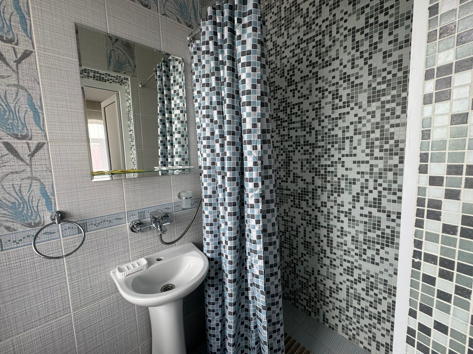 Трехместный номер с балконом