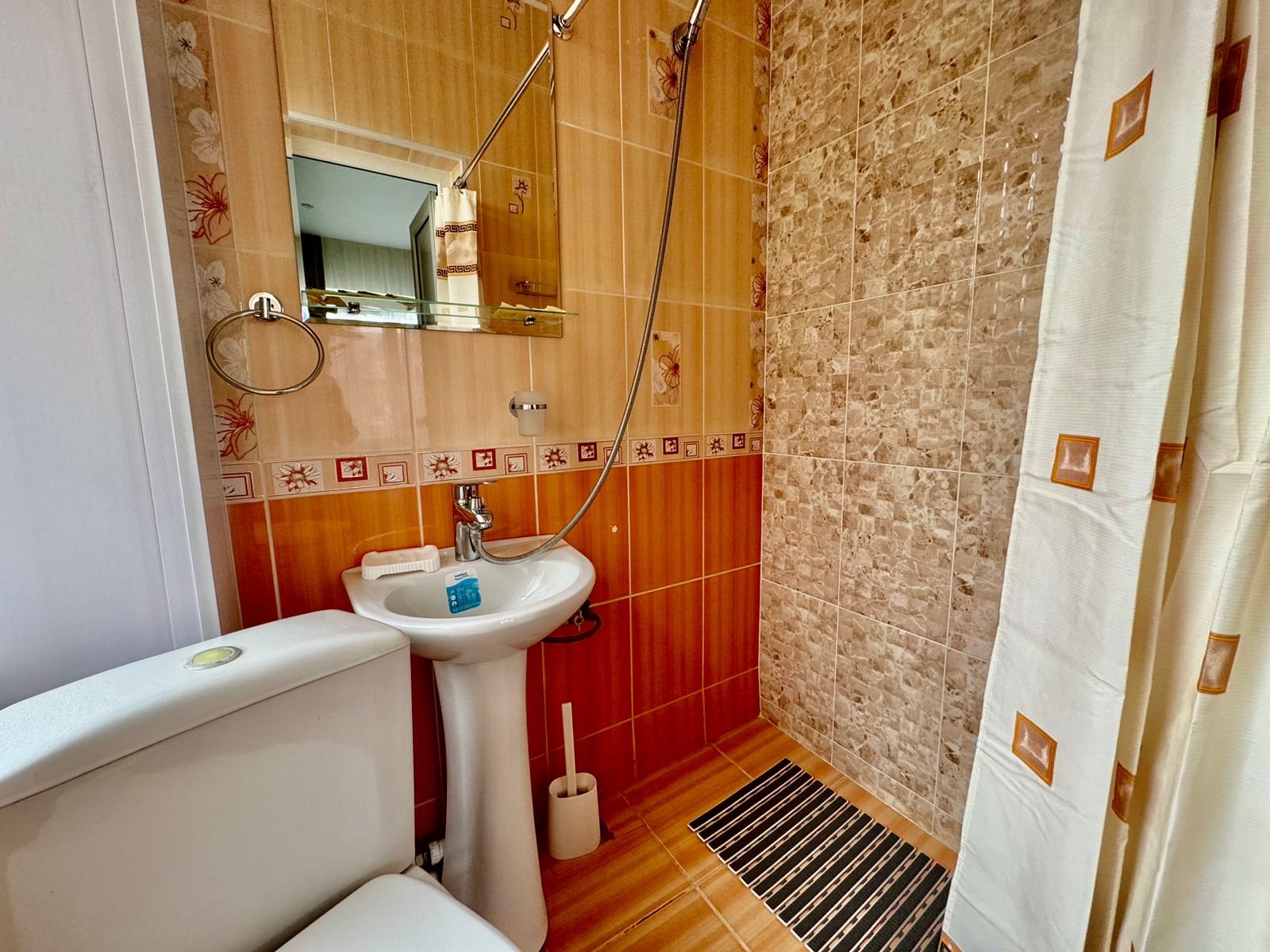 Трехместный номер с балконом