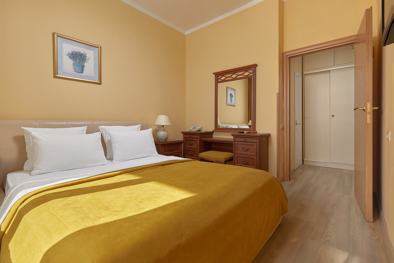 2 корпус Люкс 2-местный 2-комнатный центр 3 этаж