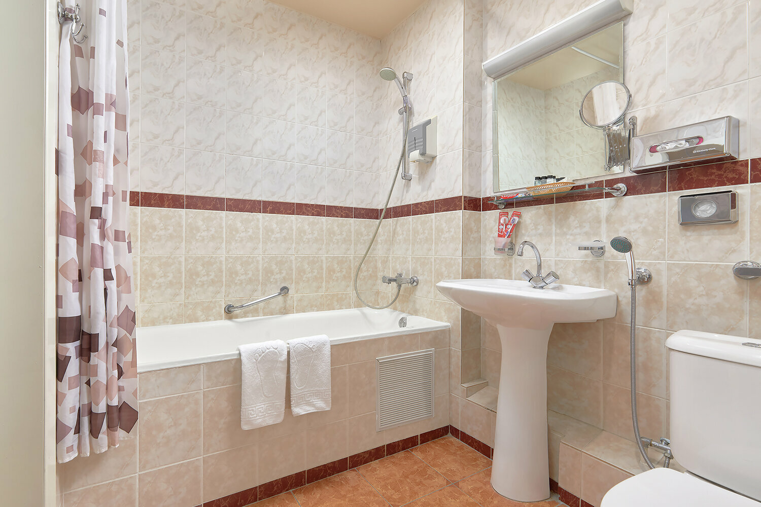 2 корпус Люкс 2-местный 2-комнатный центр 3 этаж