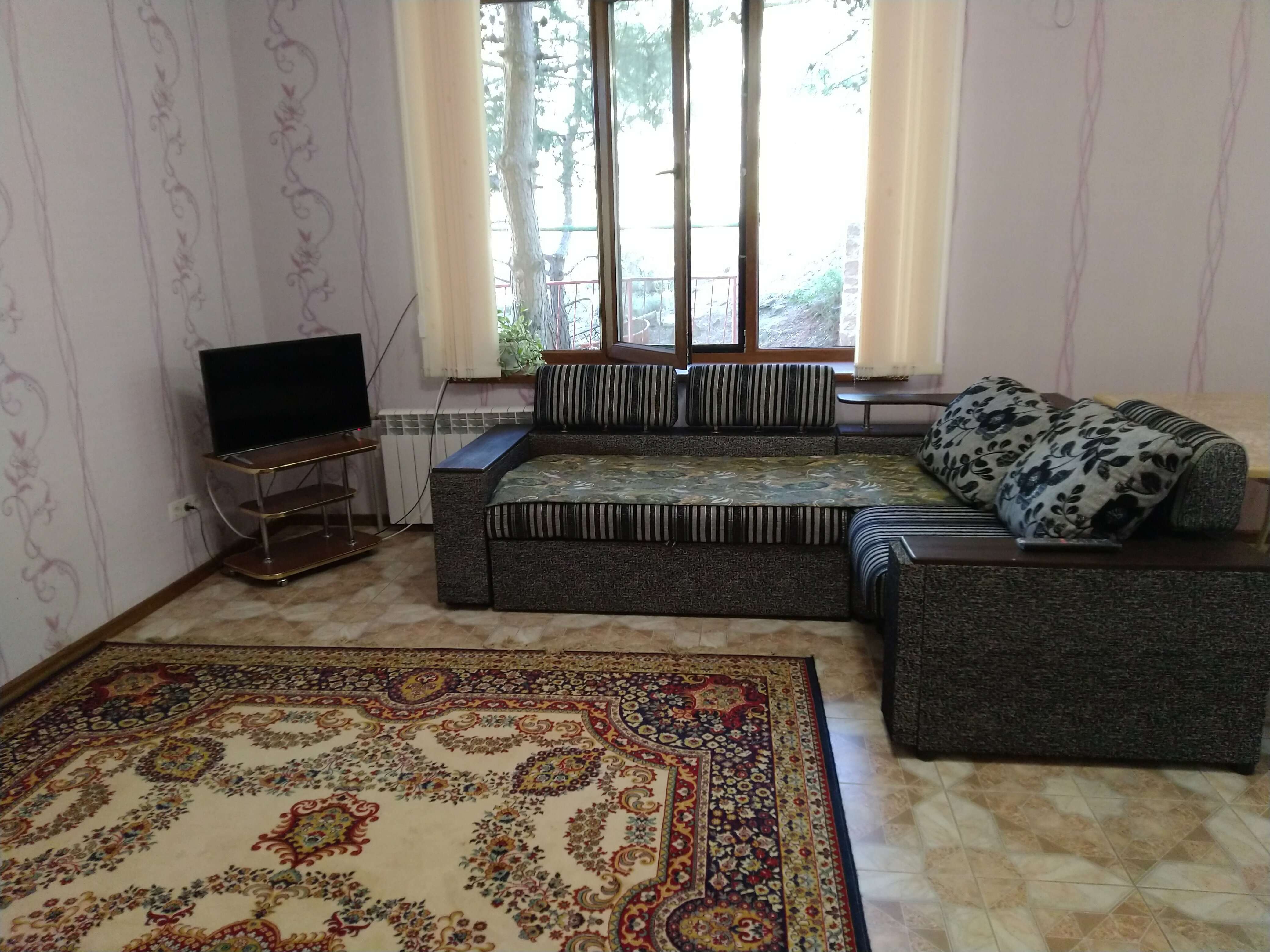 Cемейный номер с собственной ванной комнатой