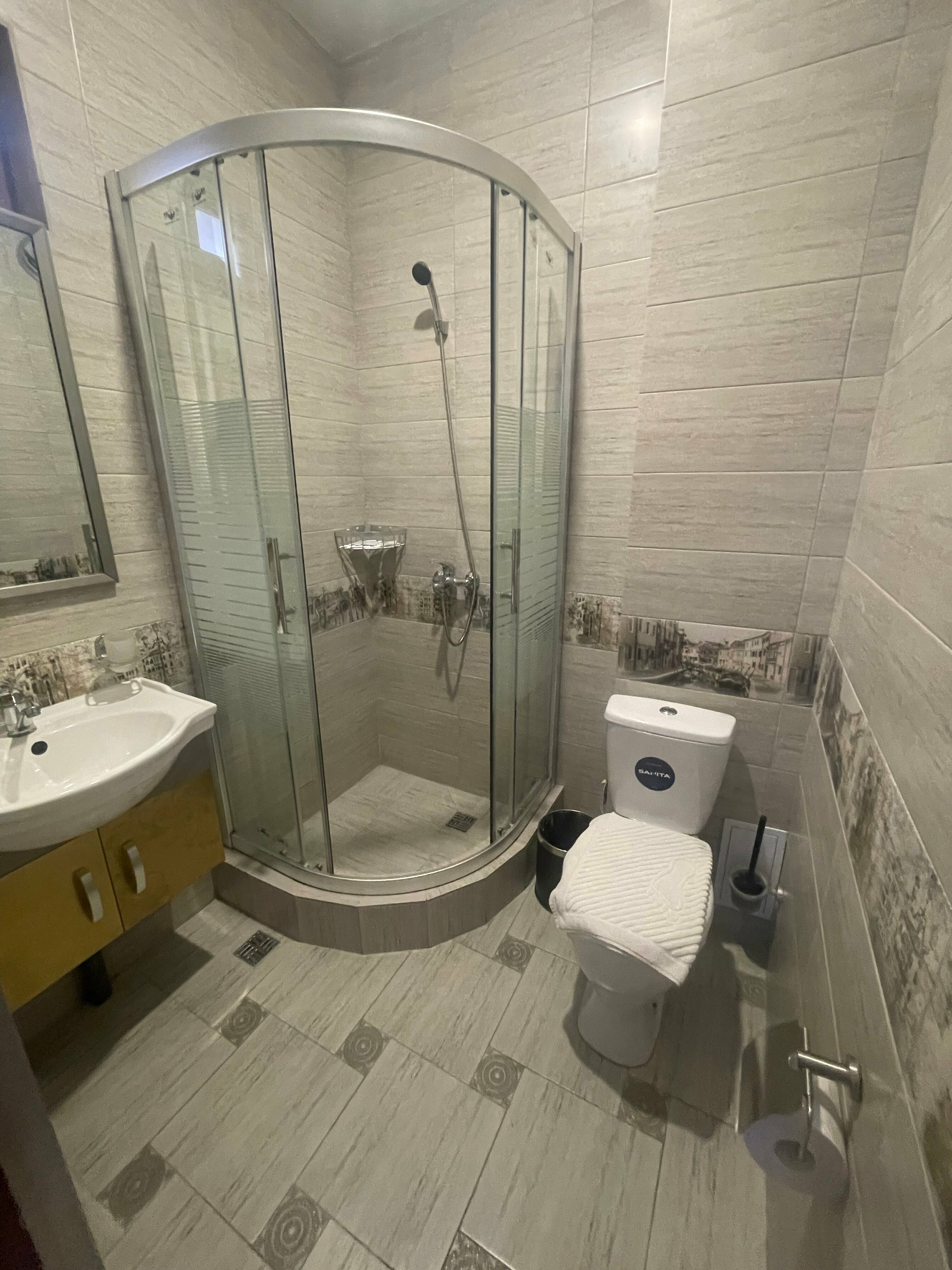 Трехместный номер с балконом