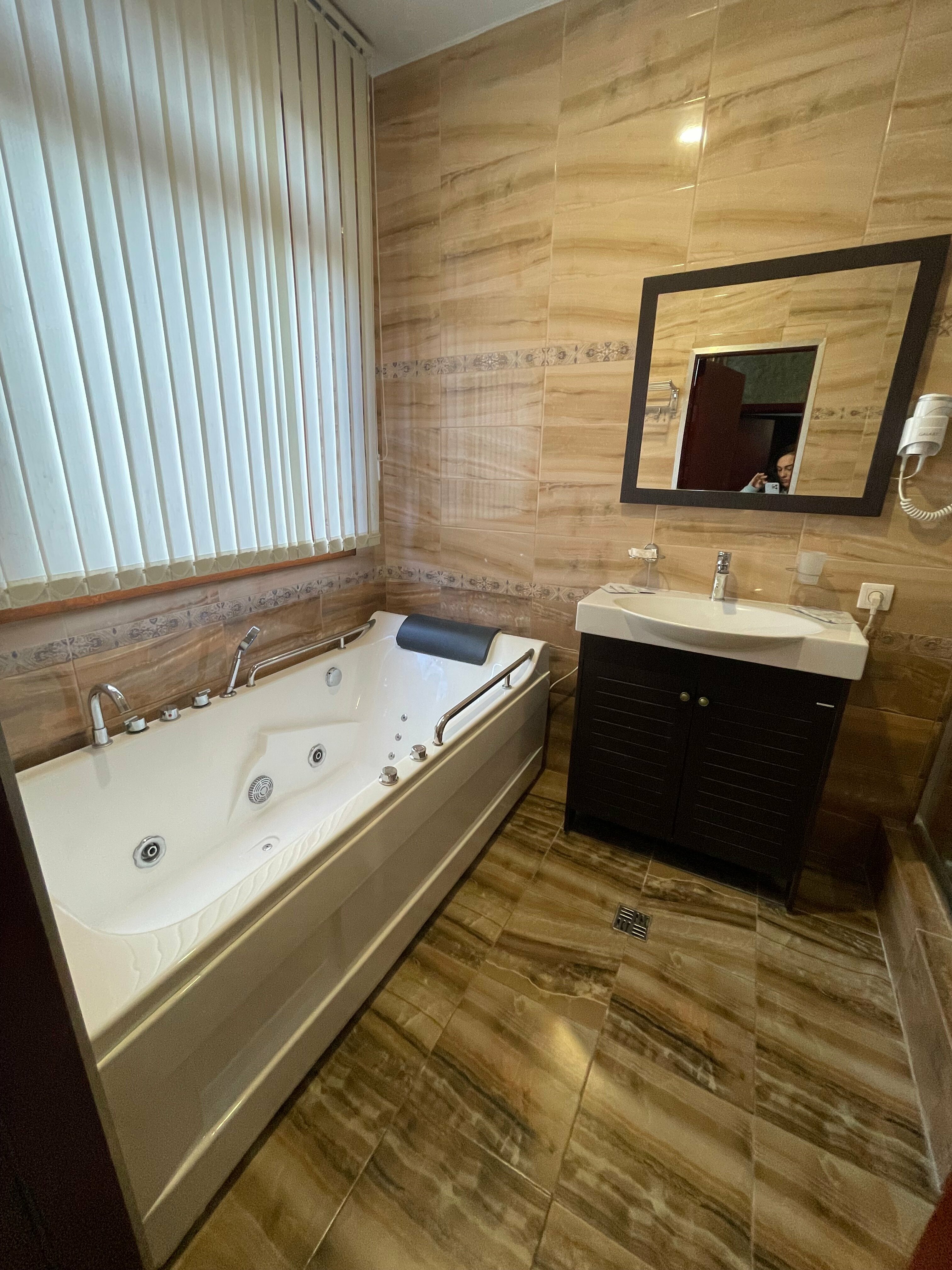 Люкс с гидромассажной ванной