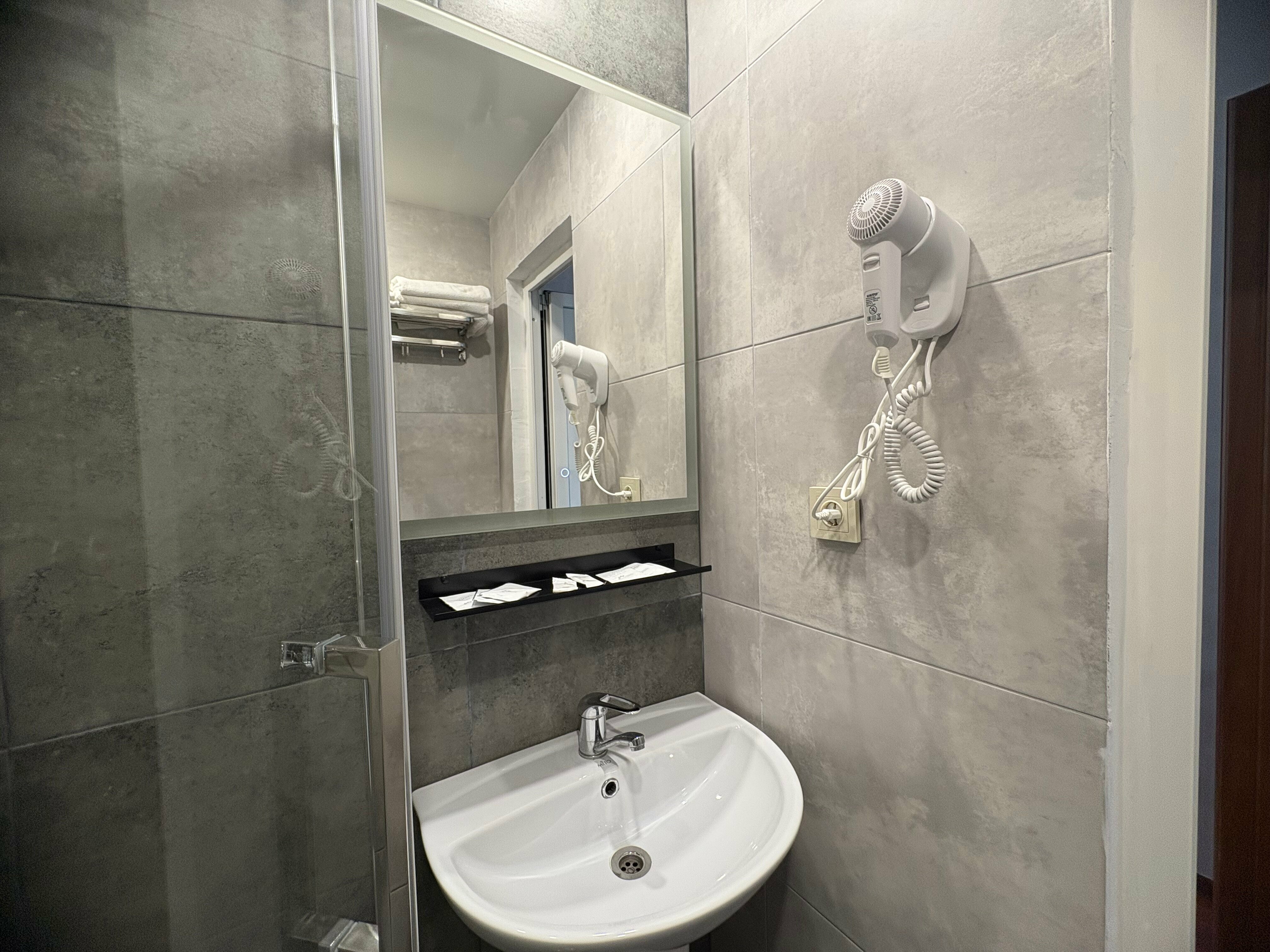 Улучшенный трехместный номер с видом на море