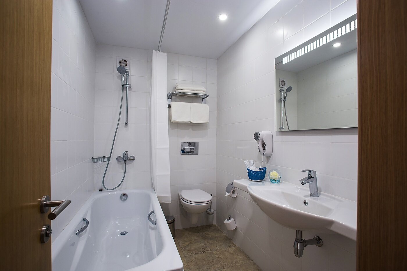 JUNIOR (СТУДИЯ)