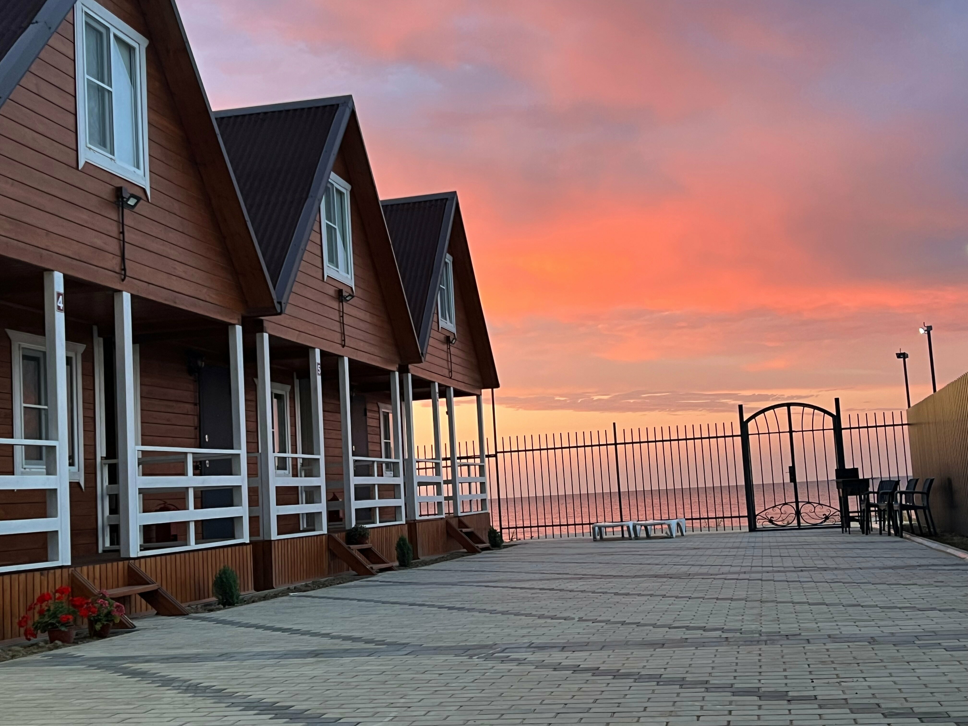 Коттедж с верандой (48м)