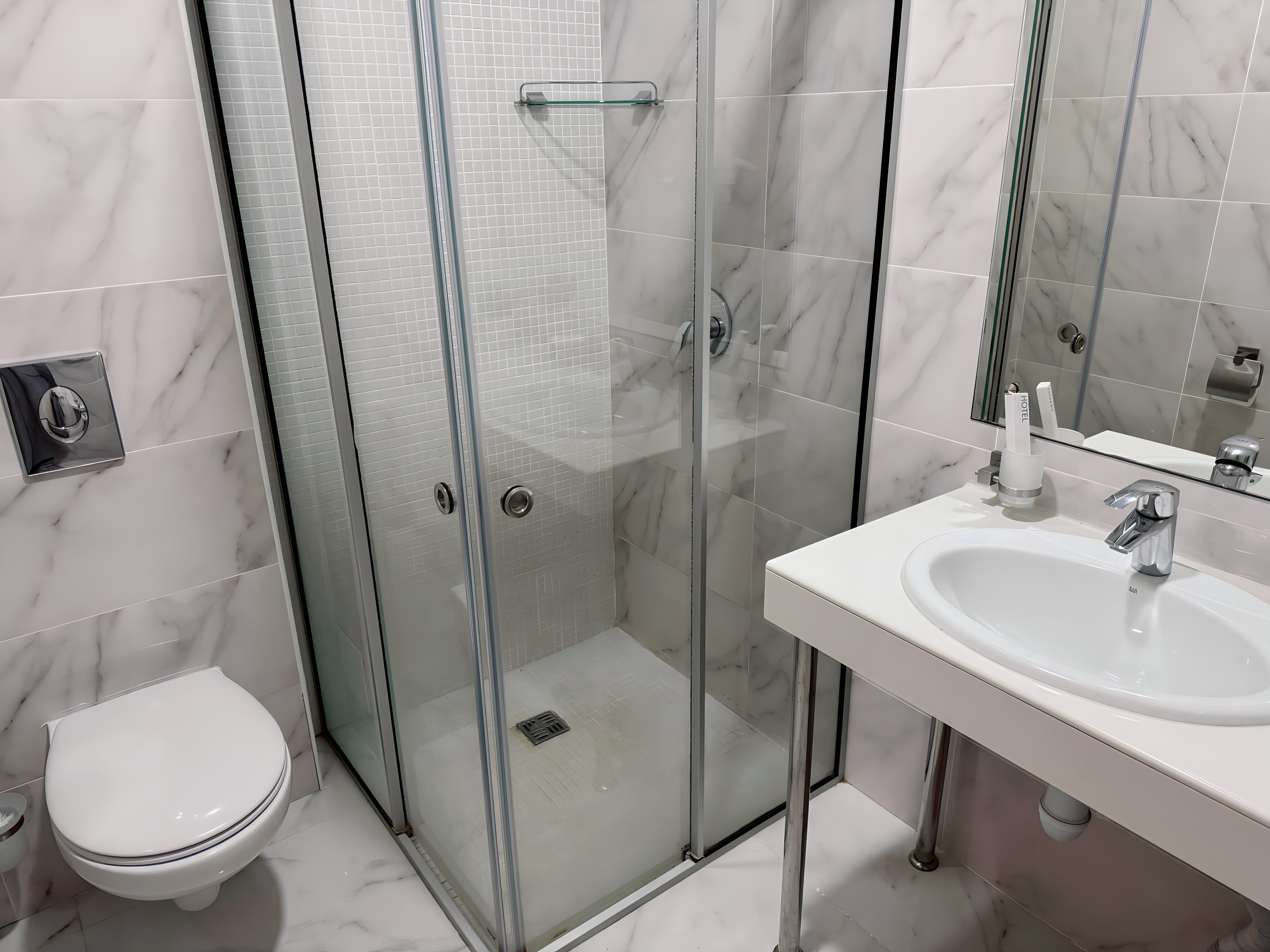 Двухместный номер с 1 кроватью или 2 отдельными кроватями и балконом