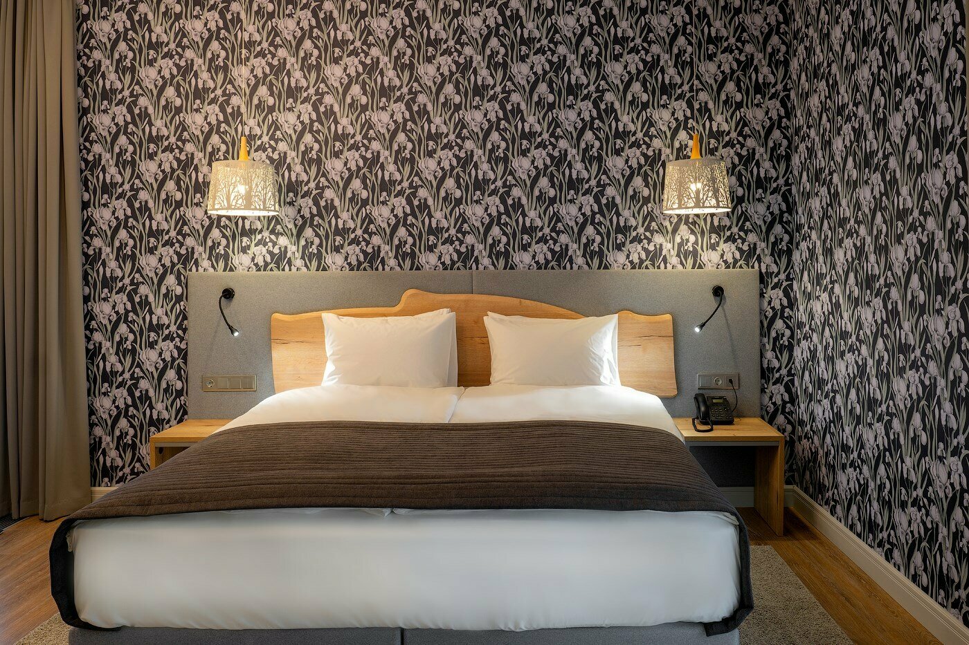 Джуниор сюит с диваном