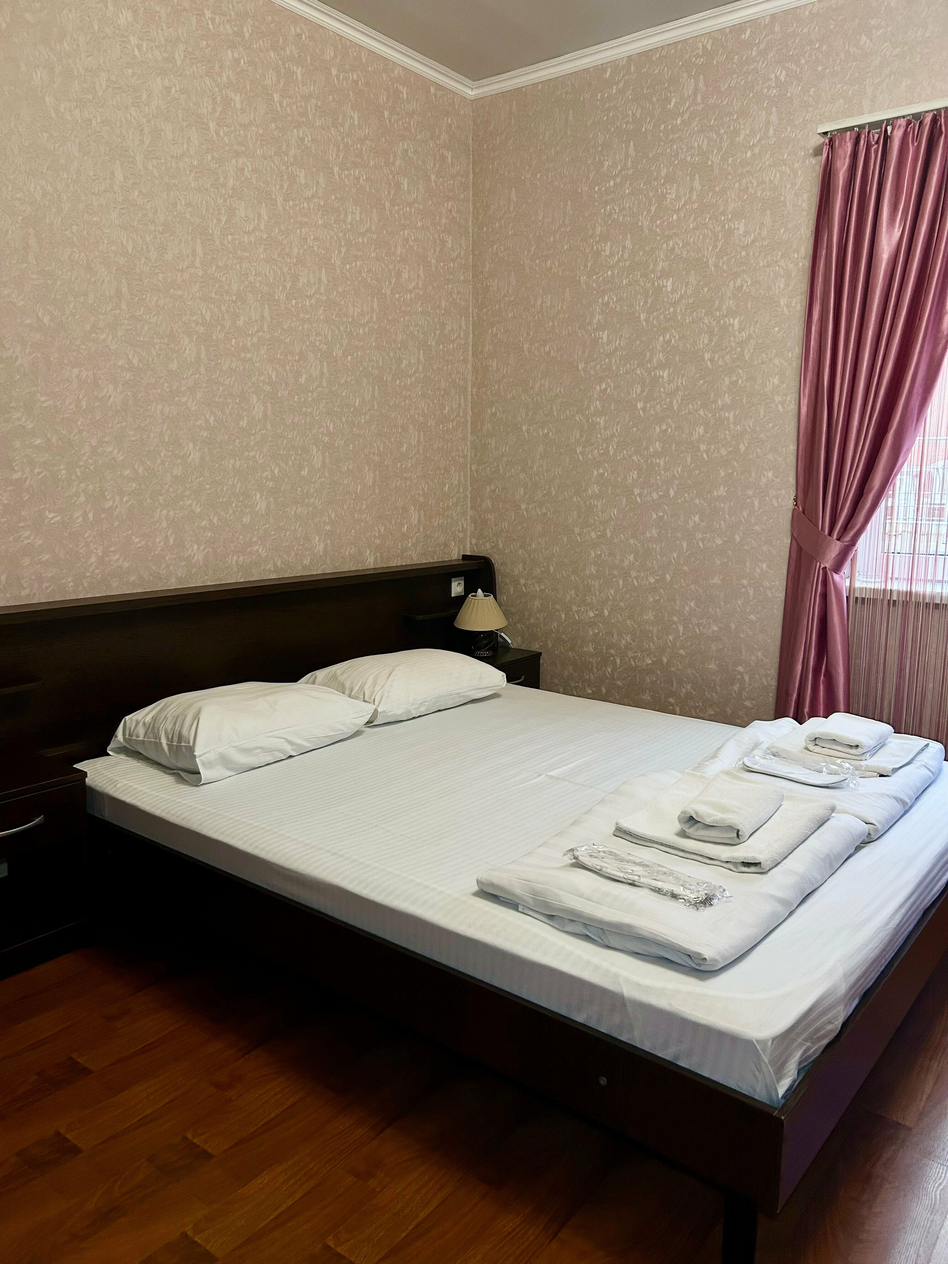 Двухместный номер Комфорт с мини-балконом