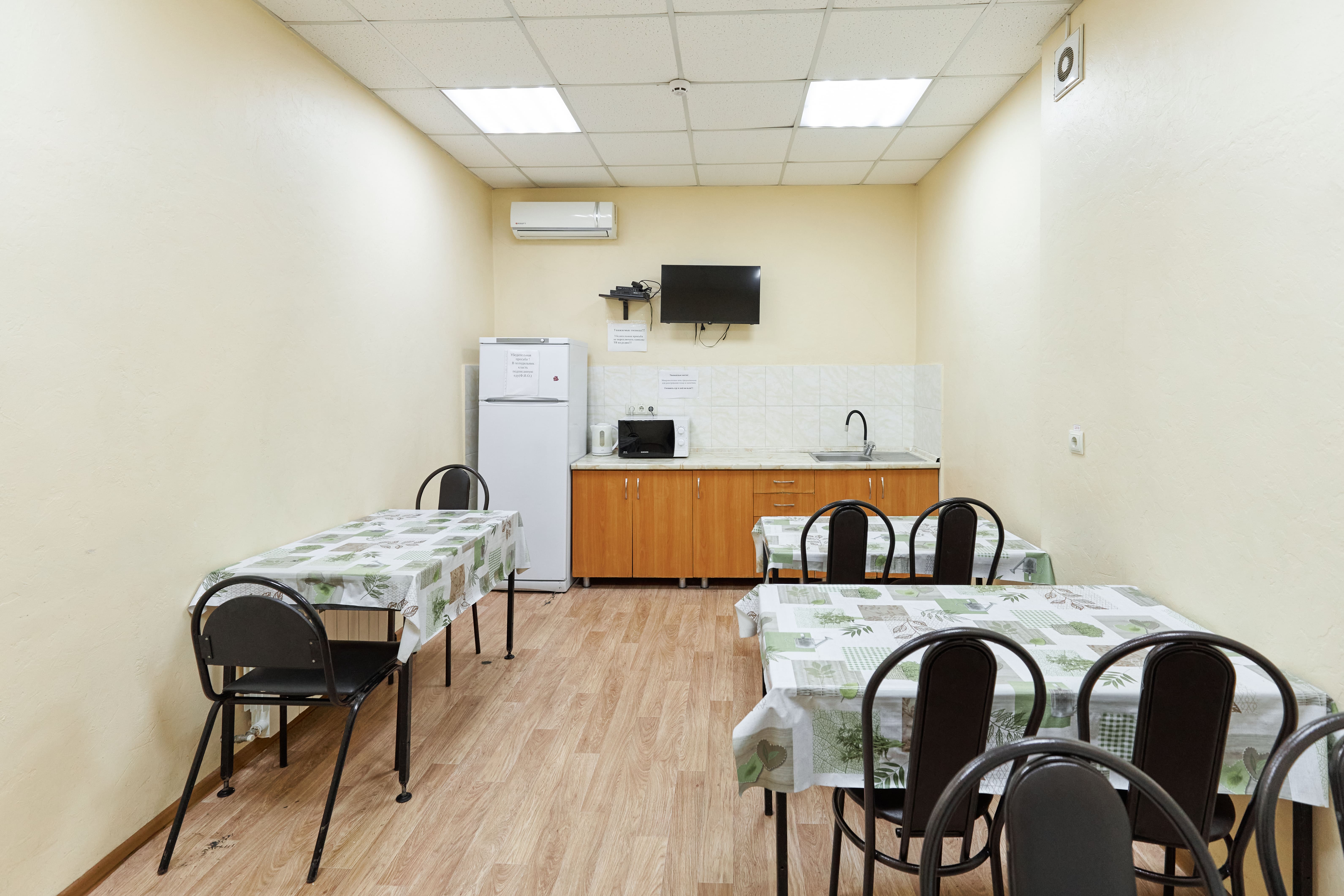 Двухместный номер эконом-класса с 2 отдельными кроватями