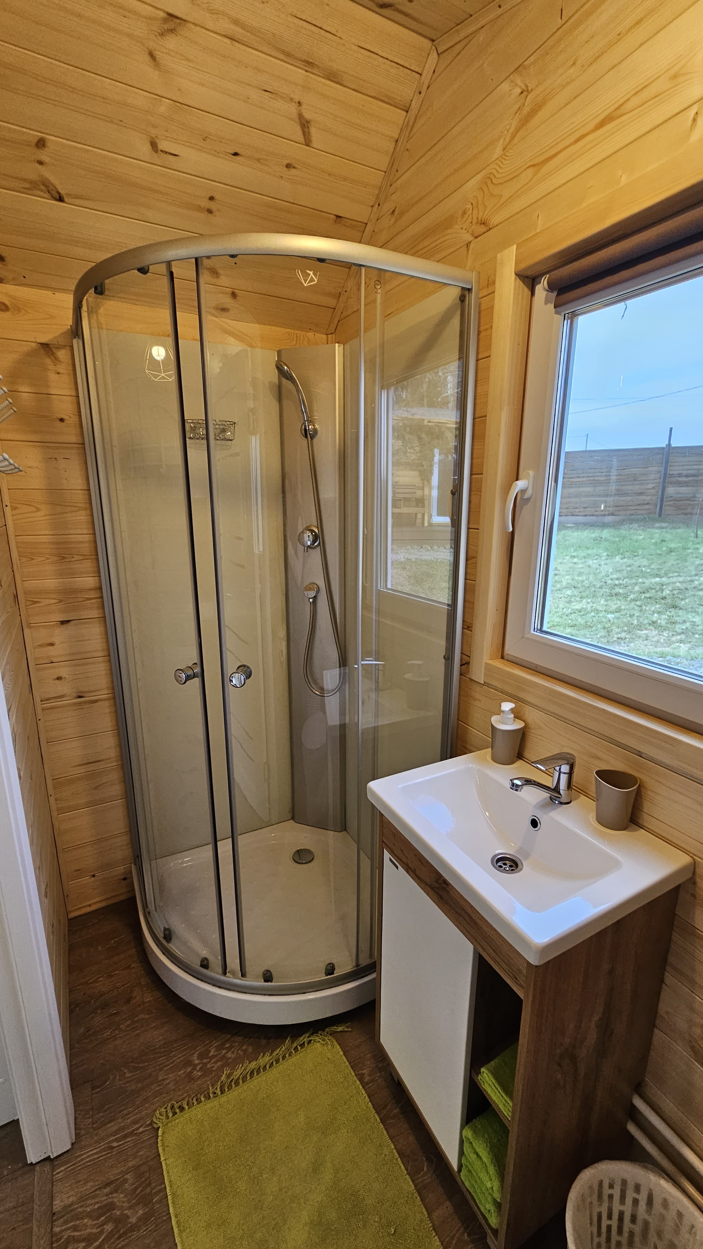 Эко домик с панорамным окном