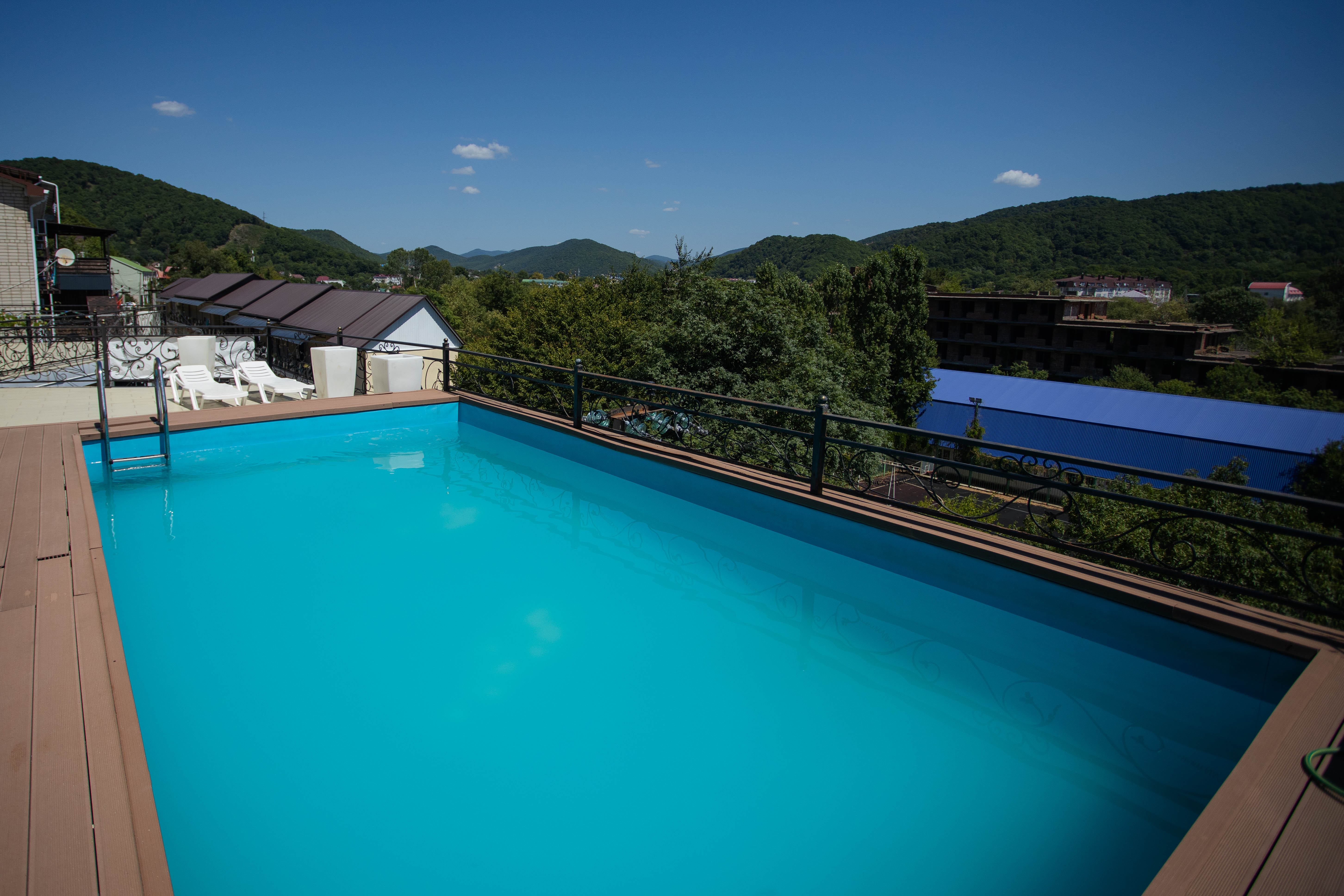 Люкс с видом на бассейн