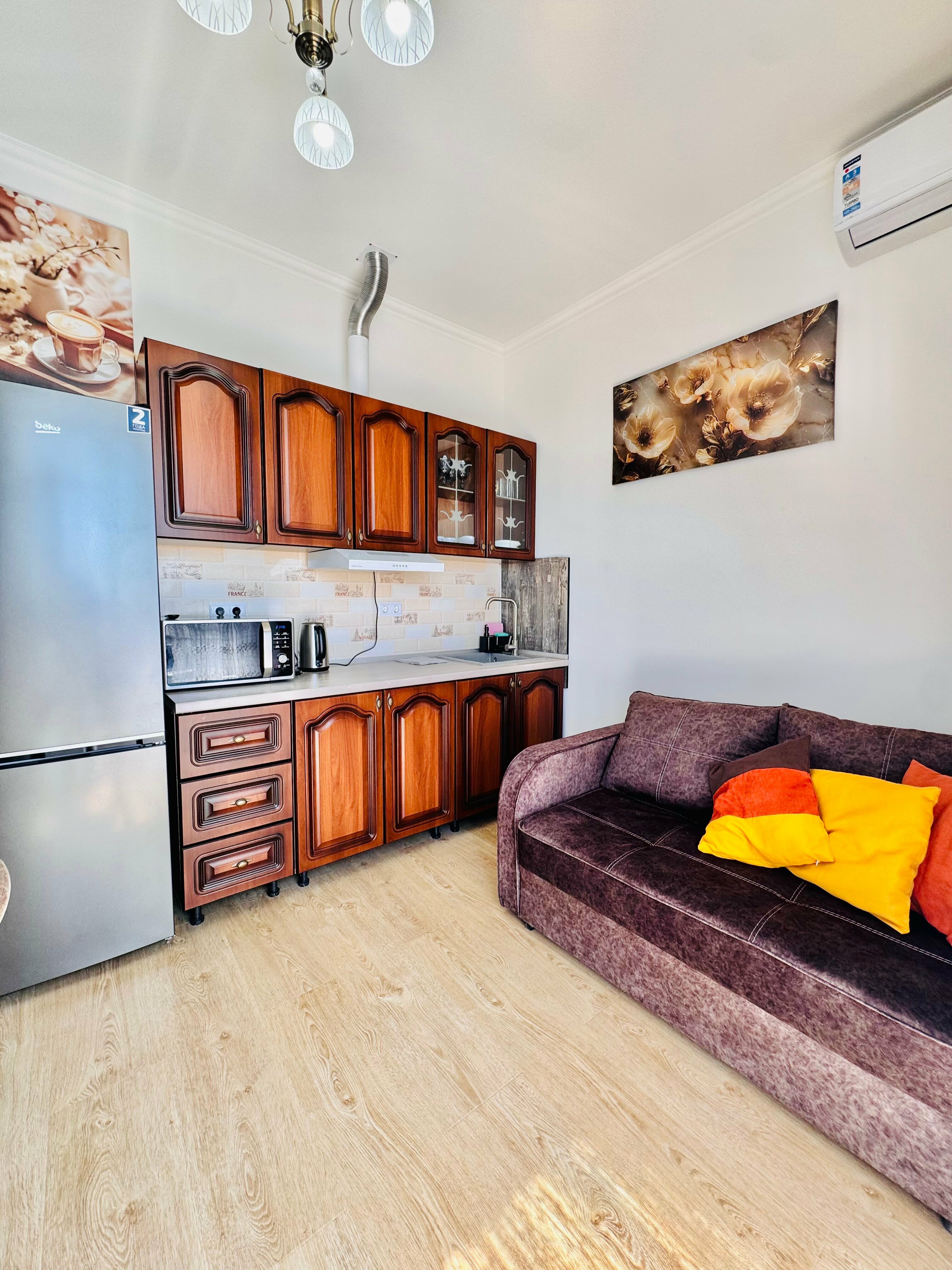 апартаменты с балконом  и спальней