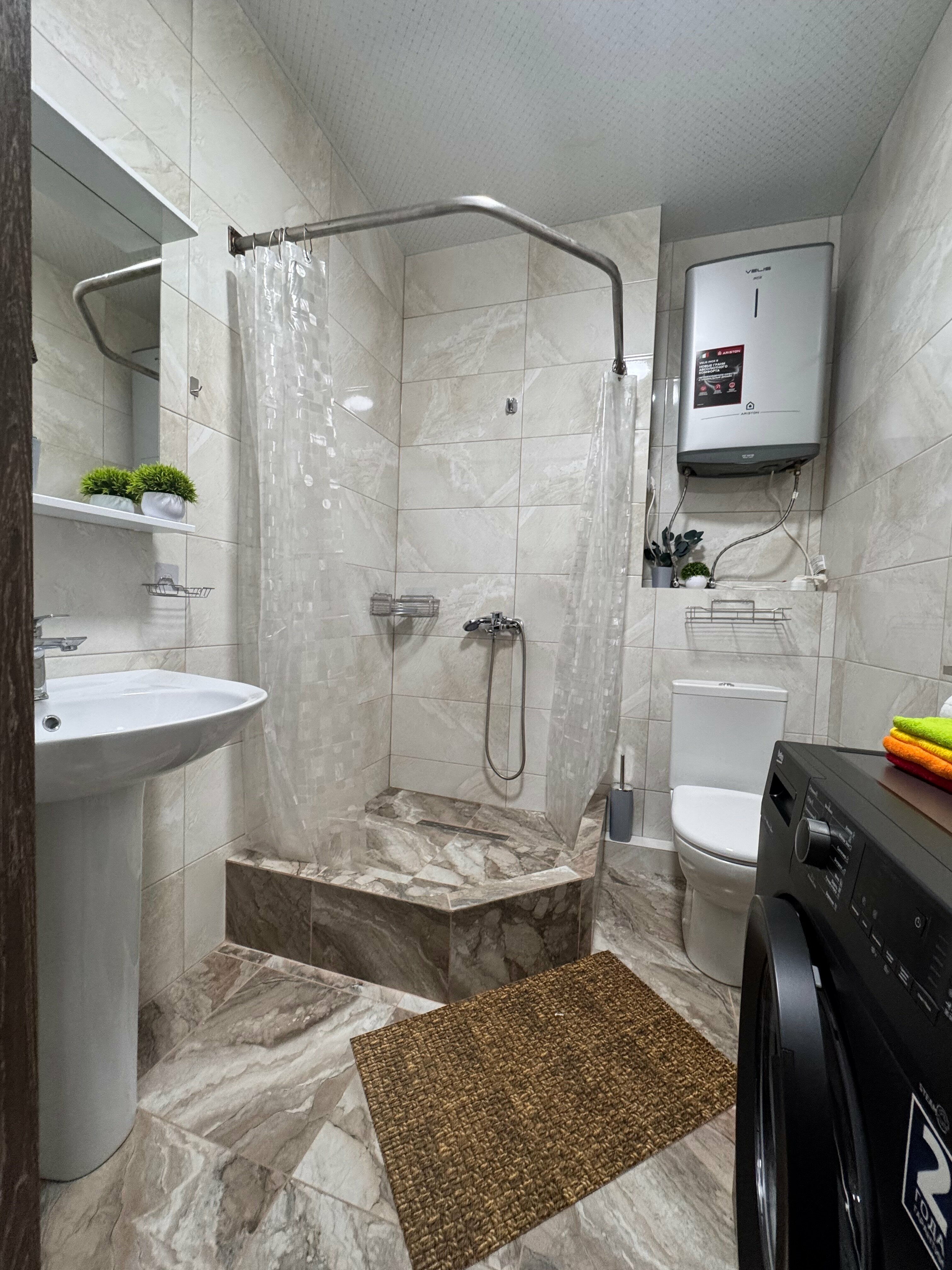 апартаменты с балконом  и спальней