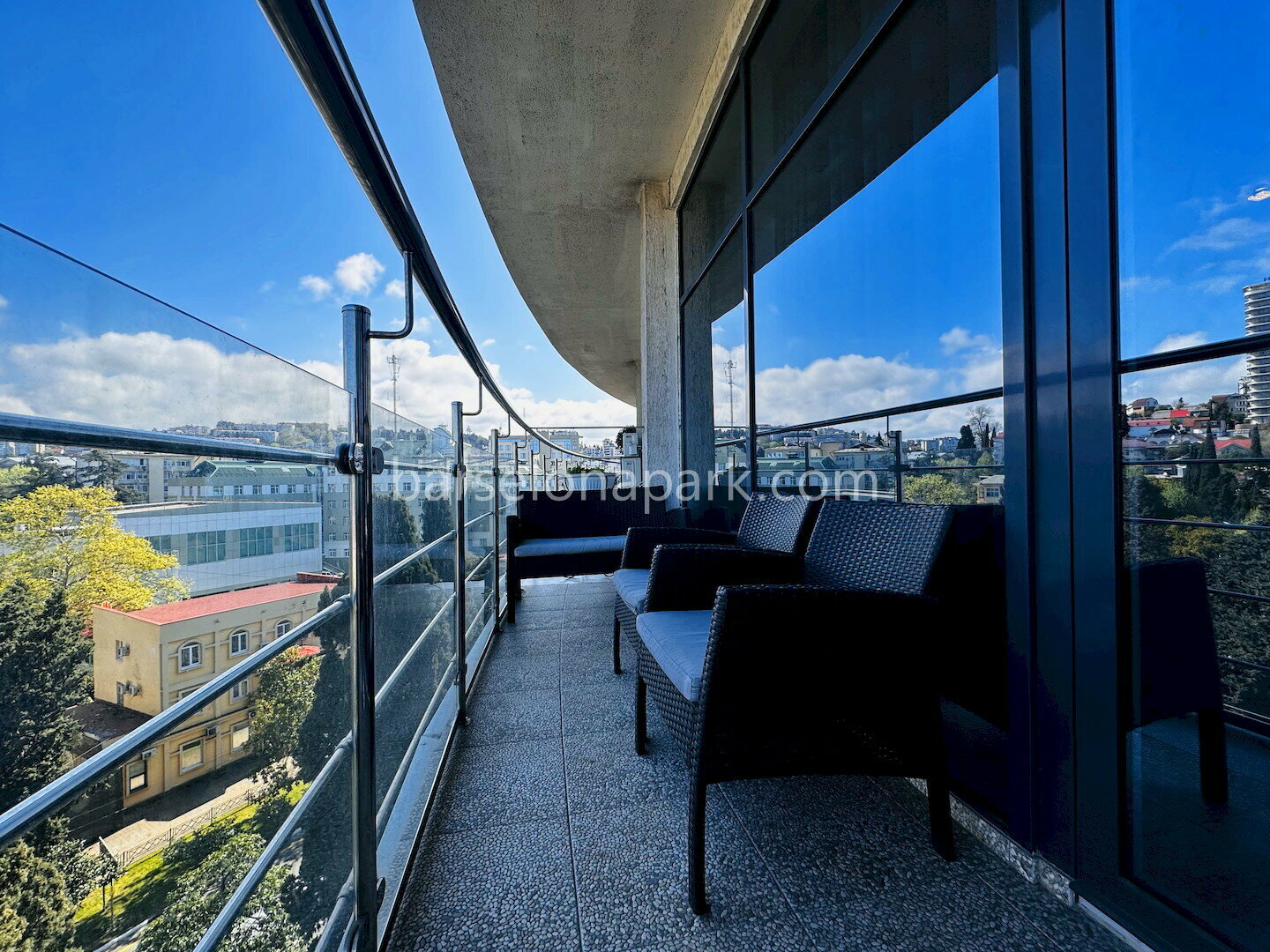 Обворожительный апартамент-студия площадью 54 м² расположен на 7 этаже