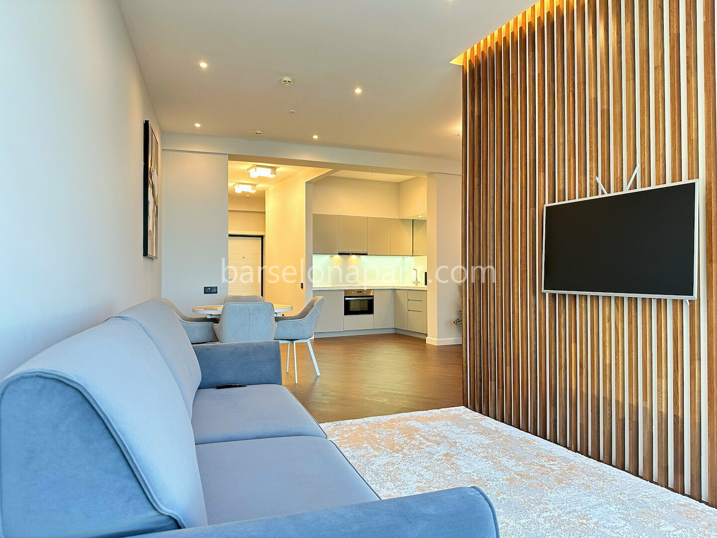 2 комнатный люкс! Прямой вид на море! До пляжа и набережной 5 минут пешком!