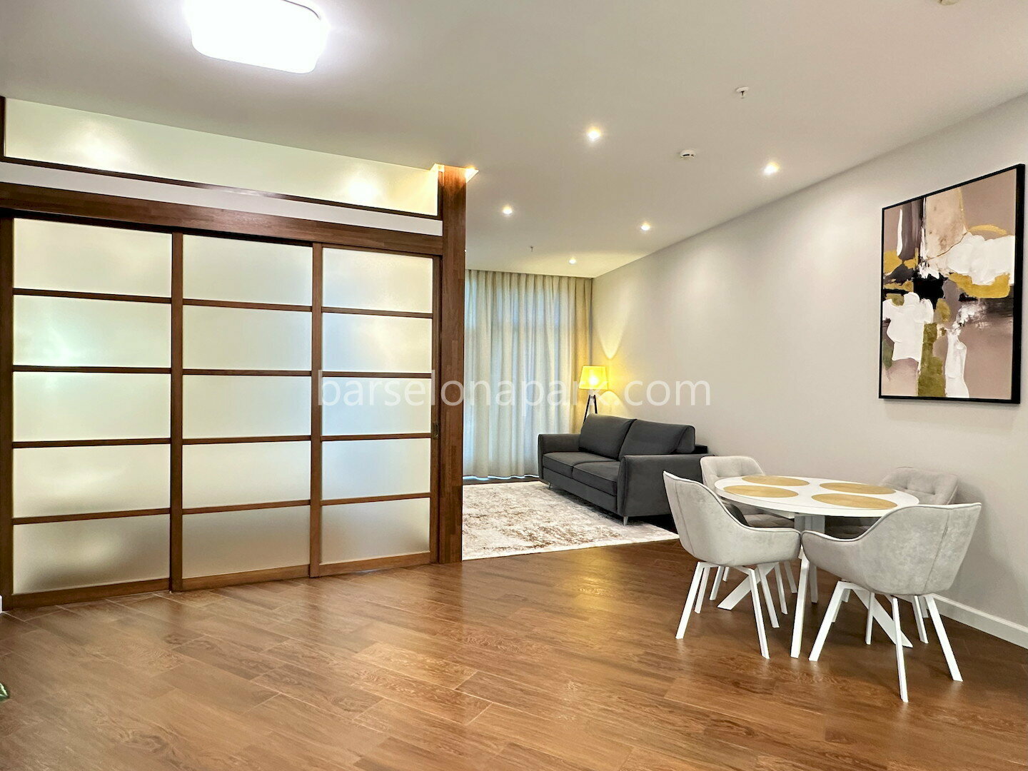 2 комнатный люкс! Прямой вид на море! До пляжа и набережной 5 минут пешком!