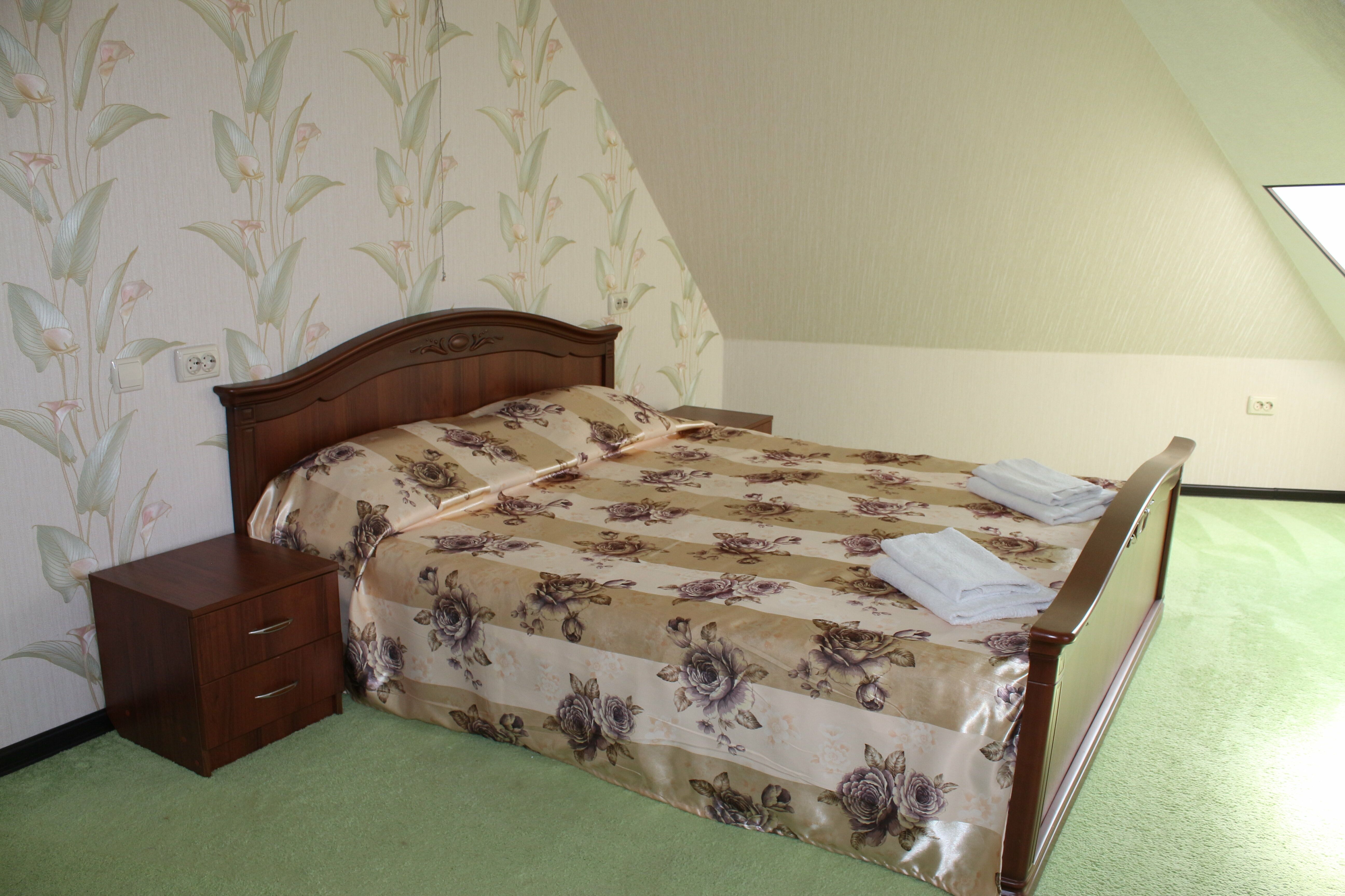 Трехместный номер эконом-класса