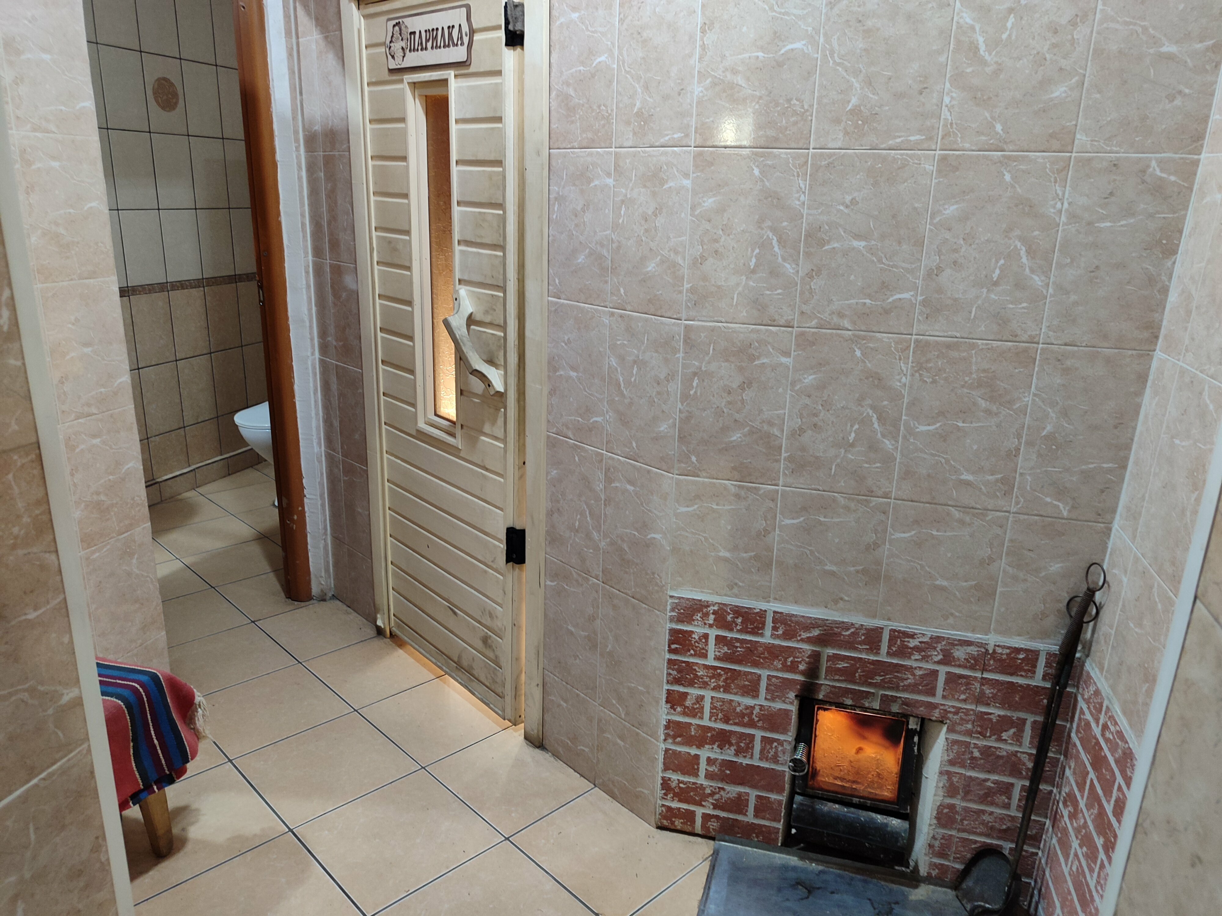 "Кибитка Путешественника", гостевой домик на территории, трехместный, односпальные кровати, Wi-Fi , ТВ, холодильник, электрочайник, 9кв/м, общие удобства в доме