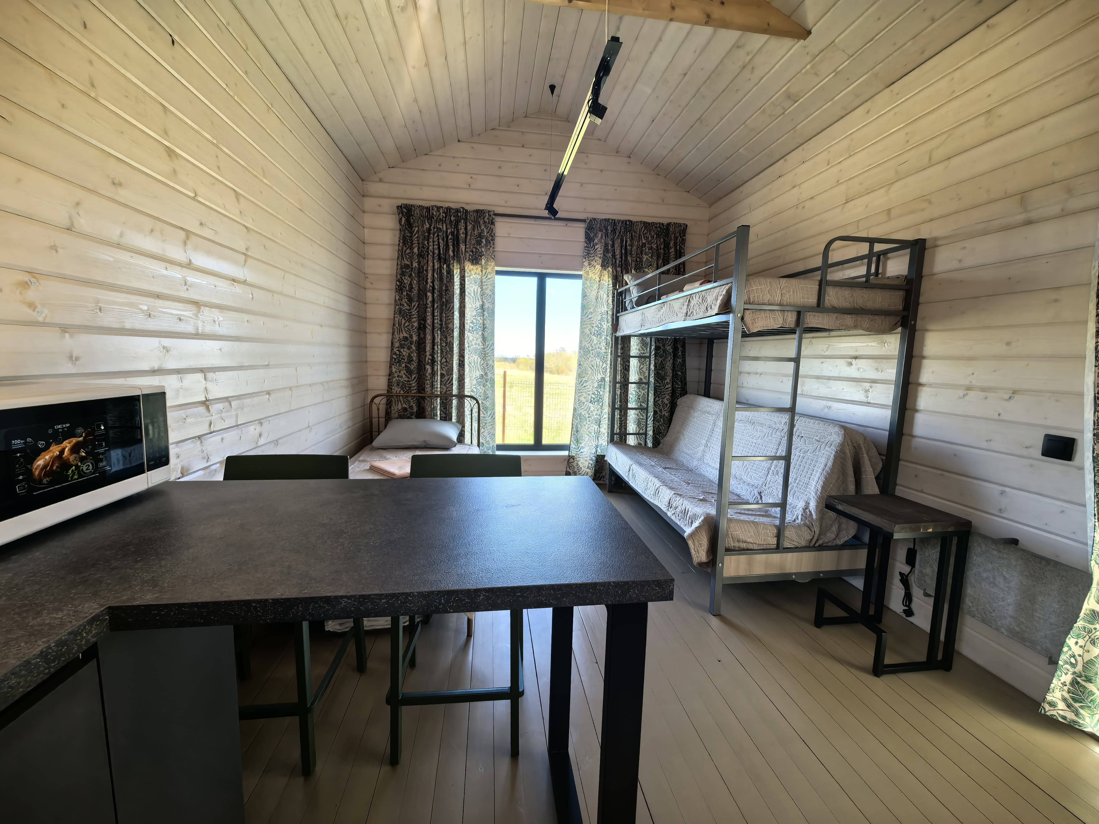 Трехместный номер с террасой