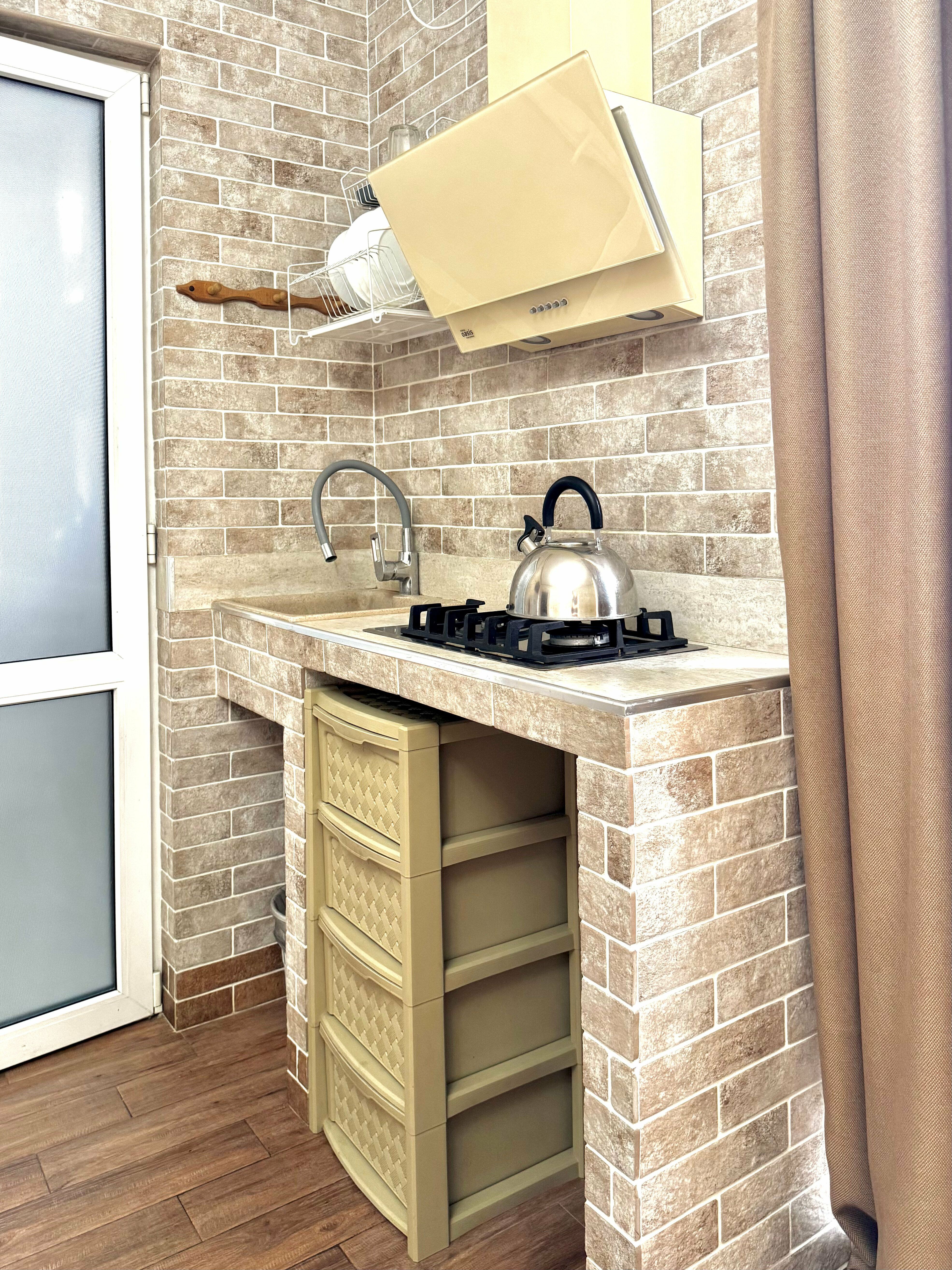 Трёхместная комната с кухней