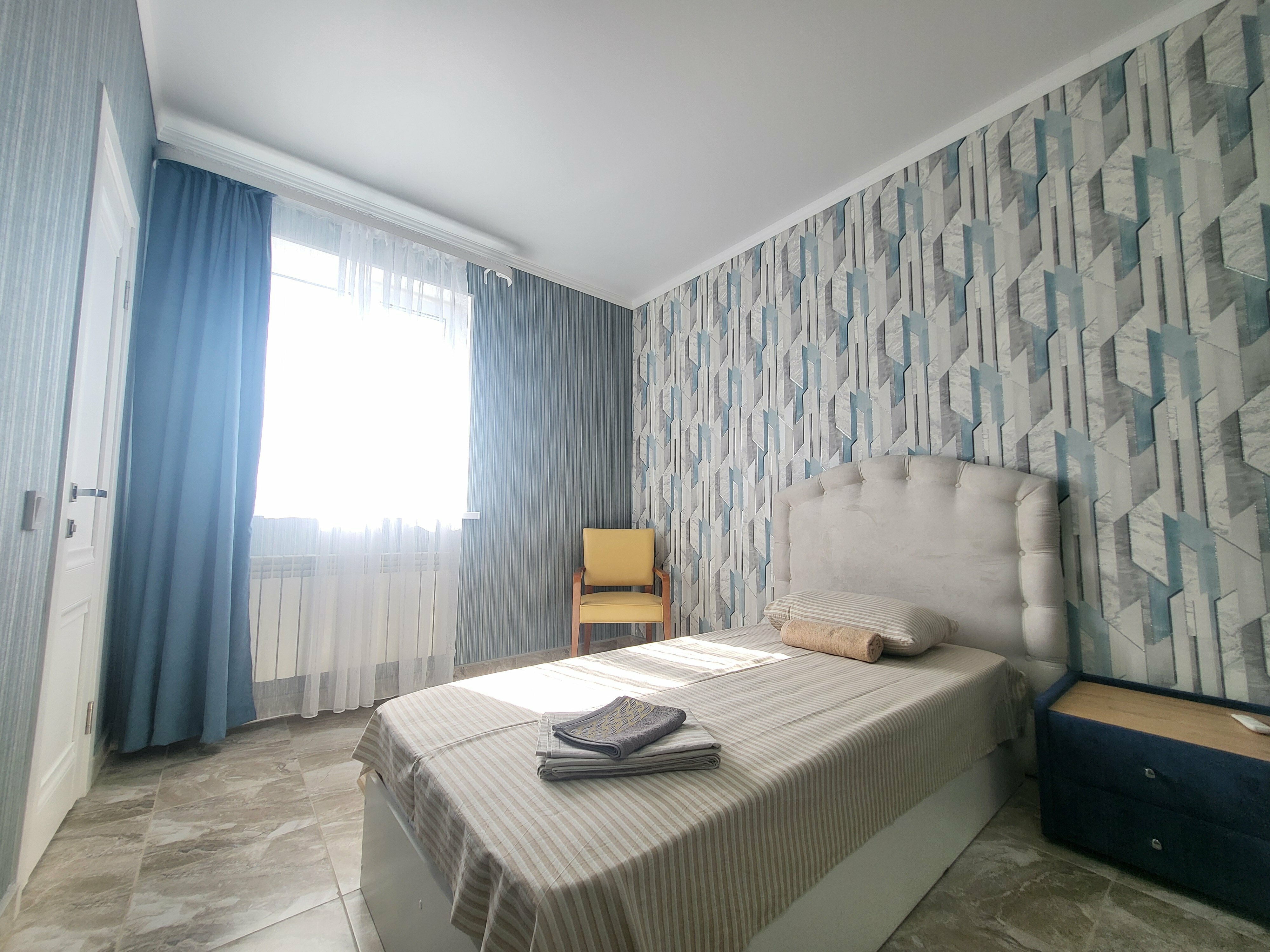 Трехместный номер «Комфорт» с душем