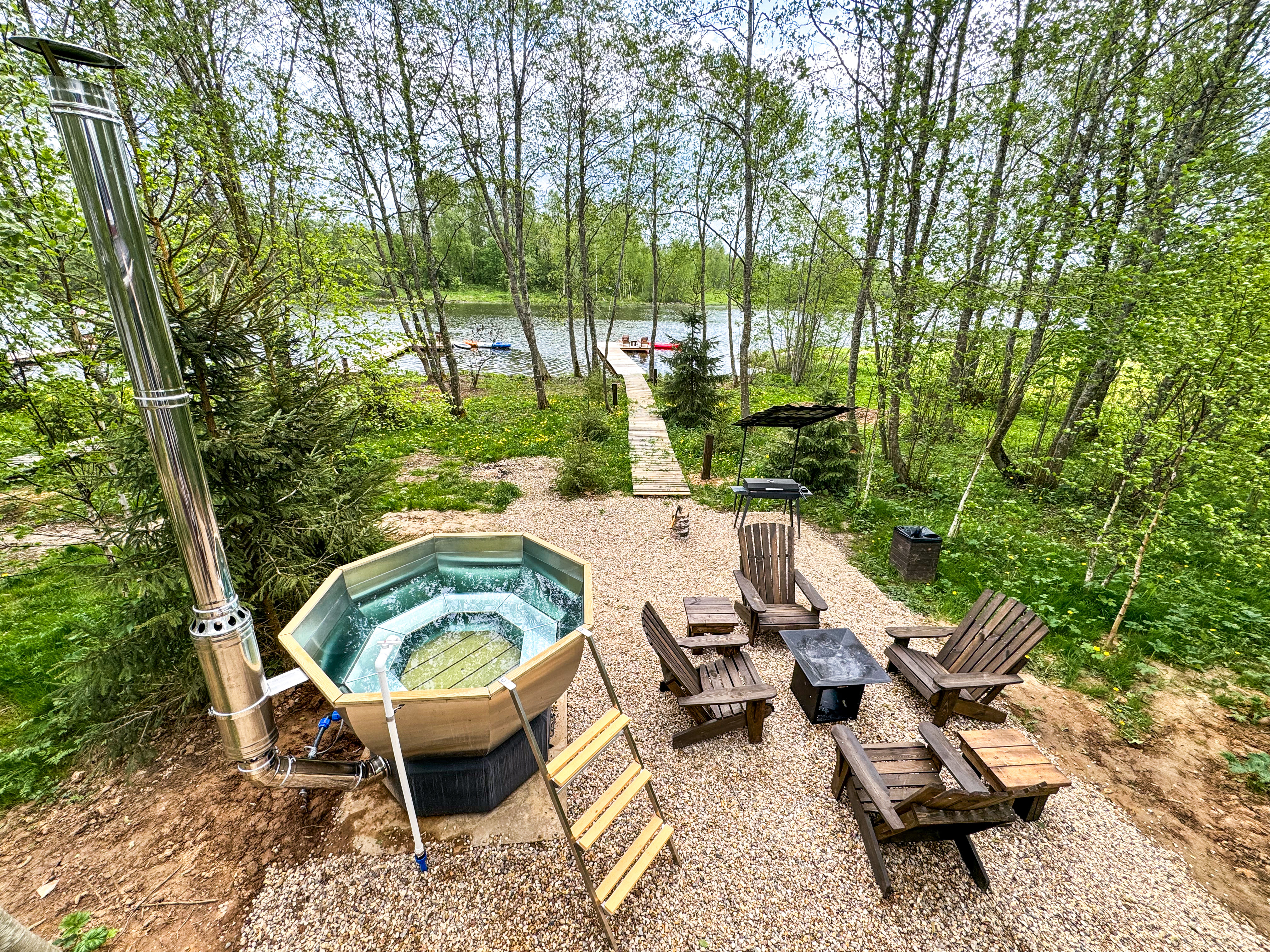 Дом с банным чаном с прямым выходом к реке