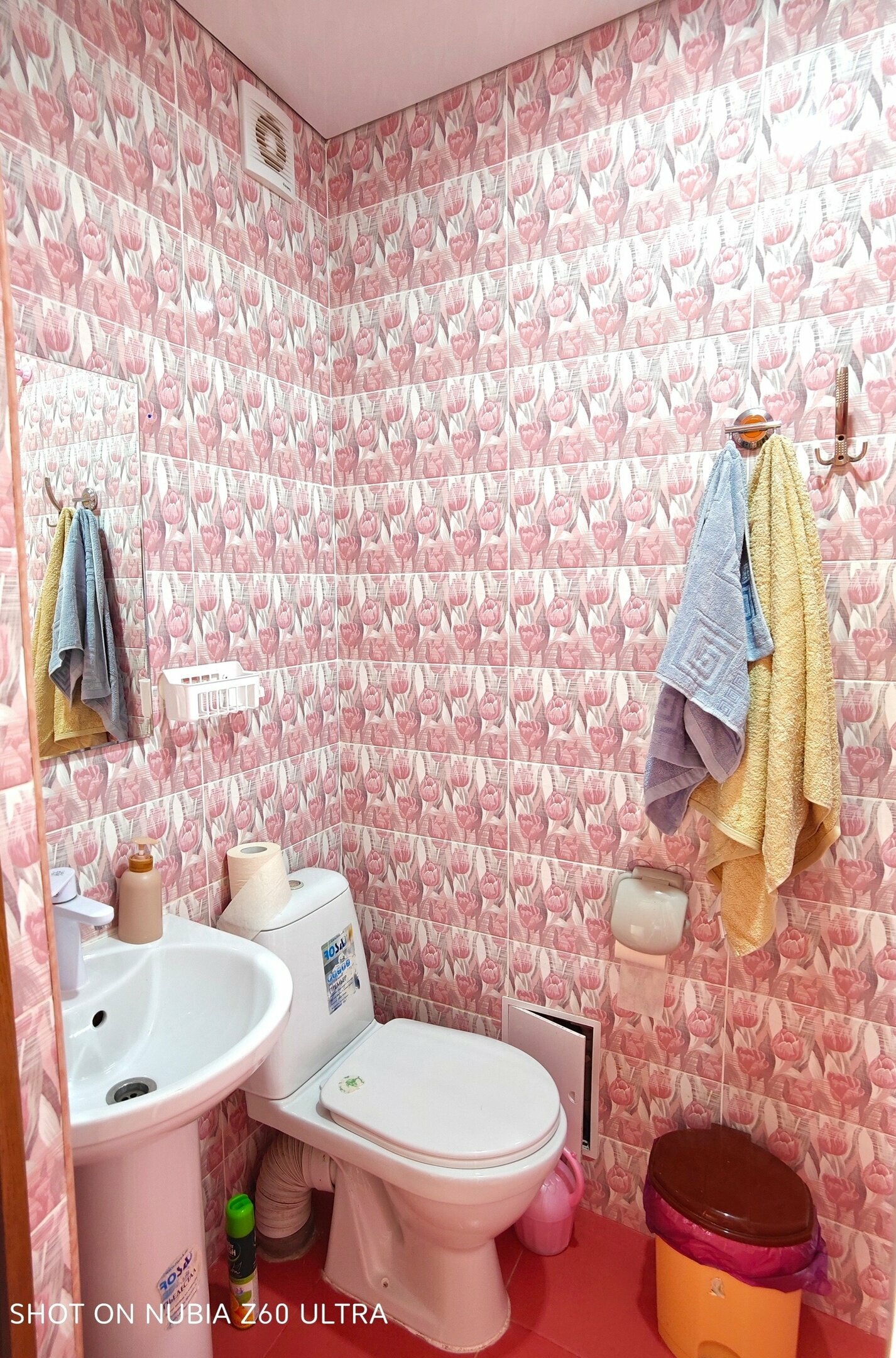 Трехместный номер с собственной ванной комнатой