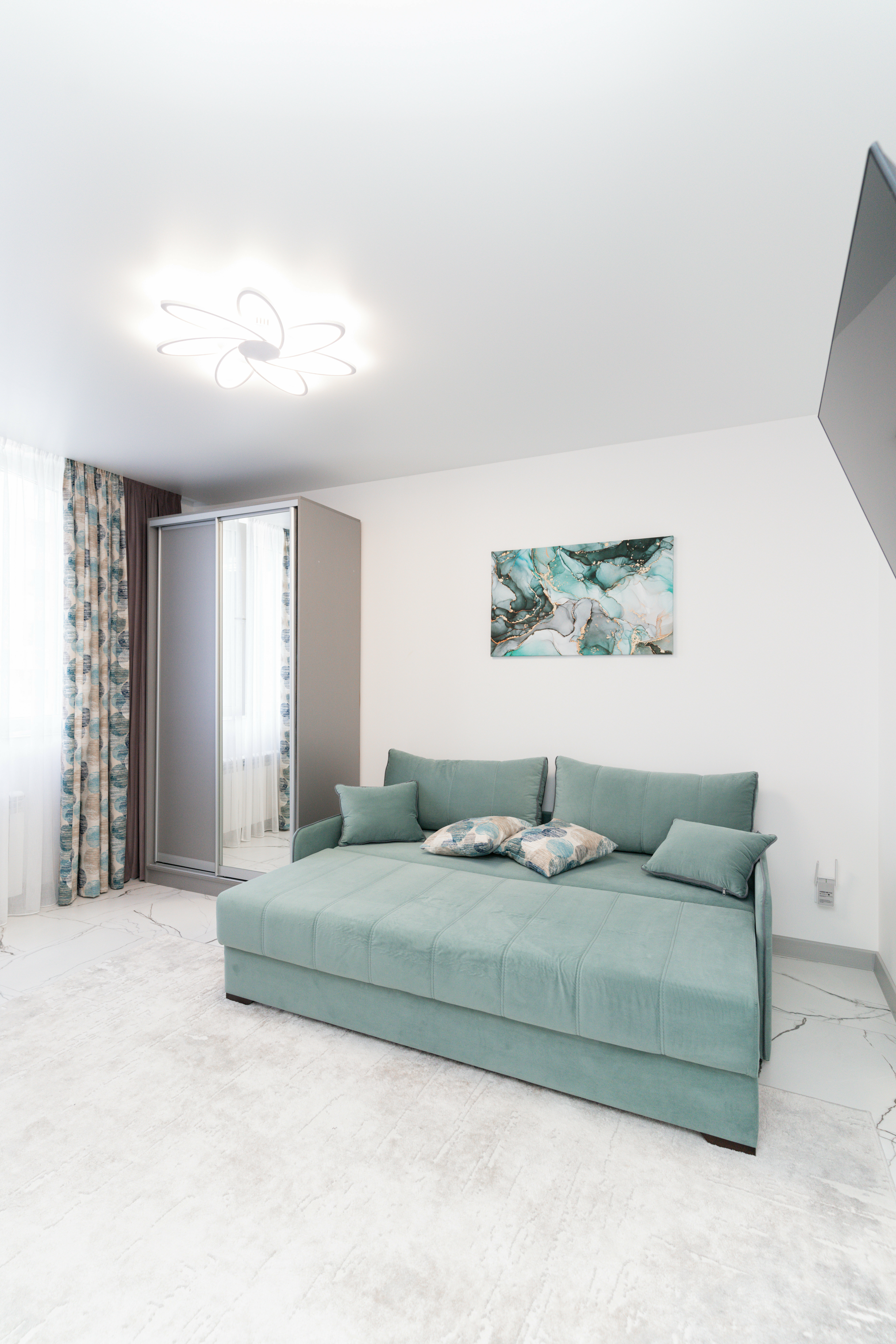 Номер-студия с диваном-кроватью