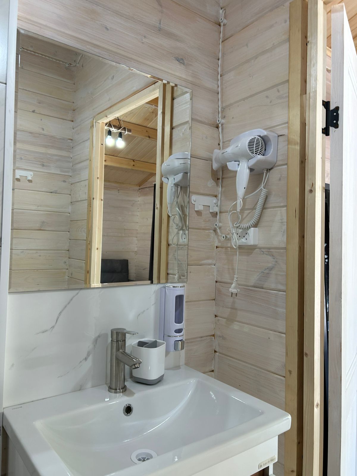 Четырехместный номер с душем