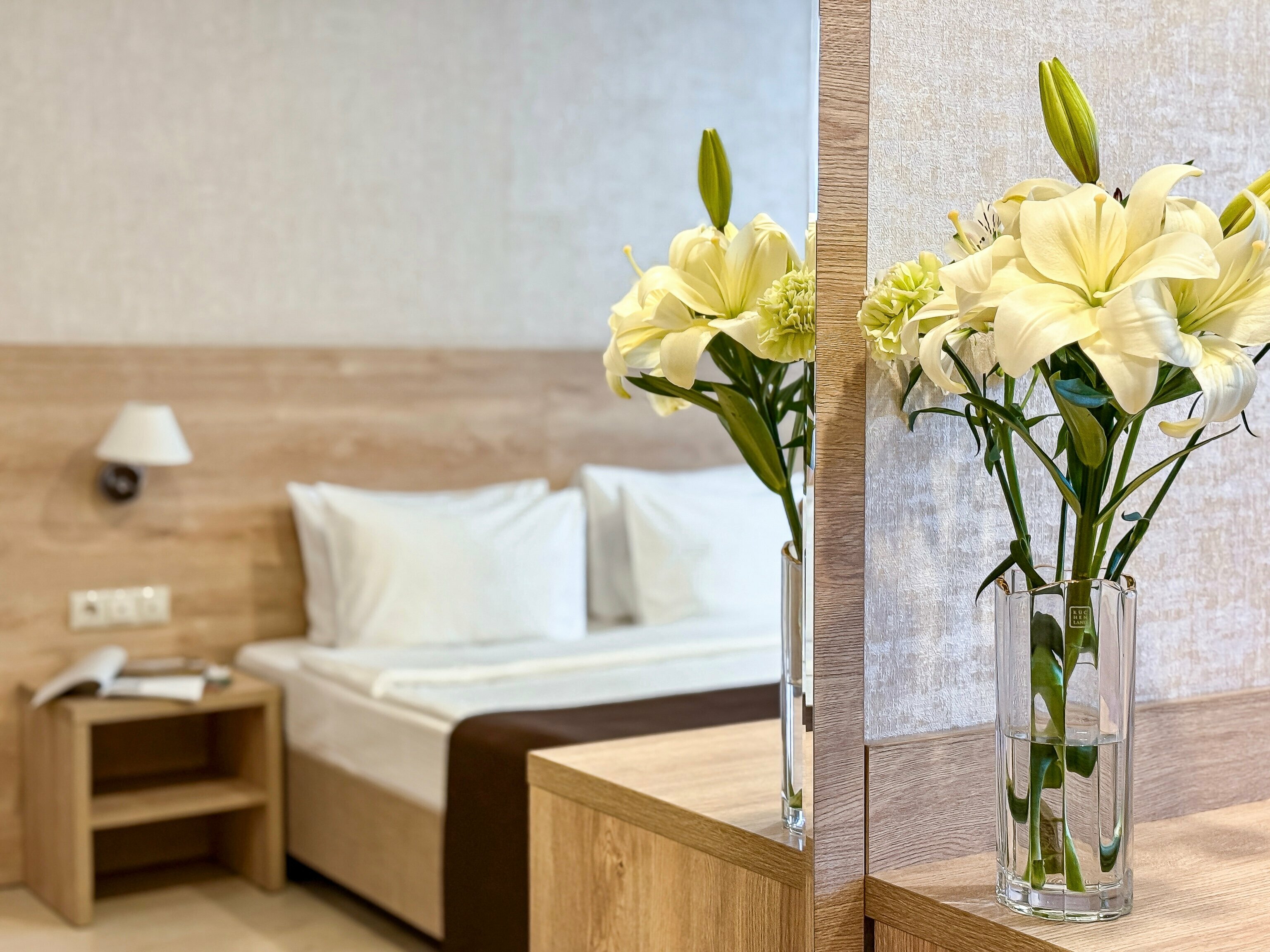 Трёхместный с двуспальной кроватью и дополнительным местом стандарт